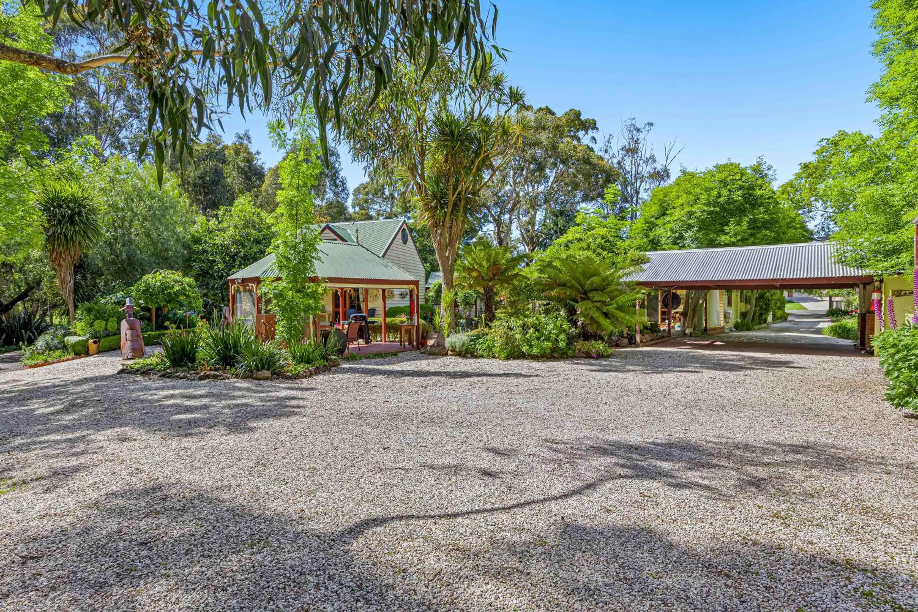 Garden view in Ballarat Cottages