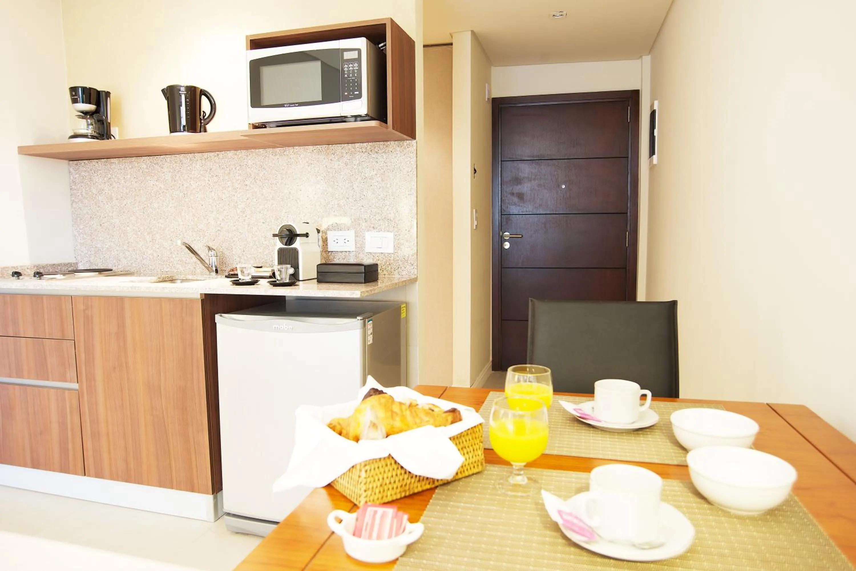 Kitchen or kitchenette in Byblos Palermo Soho