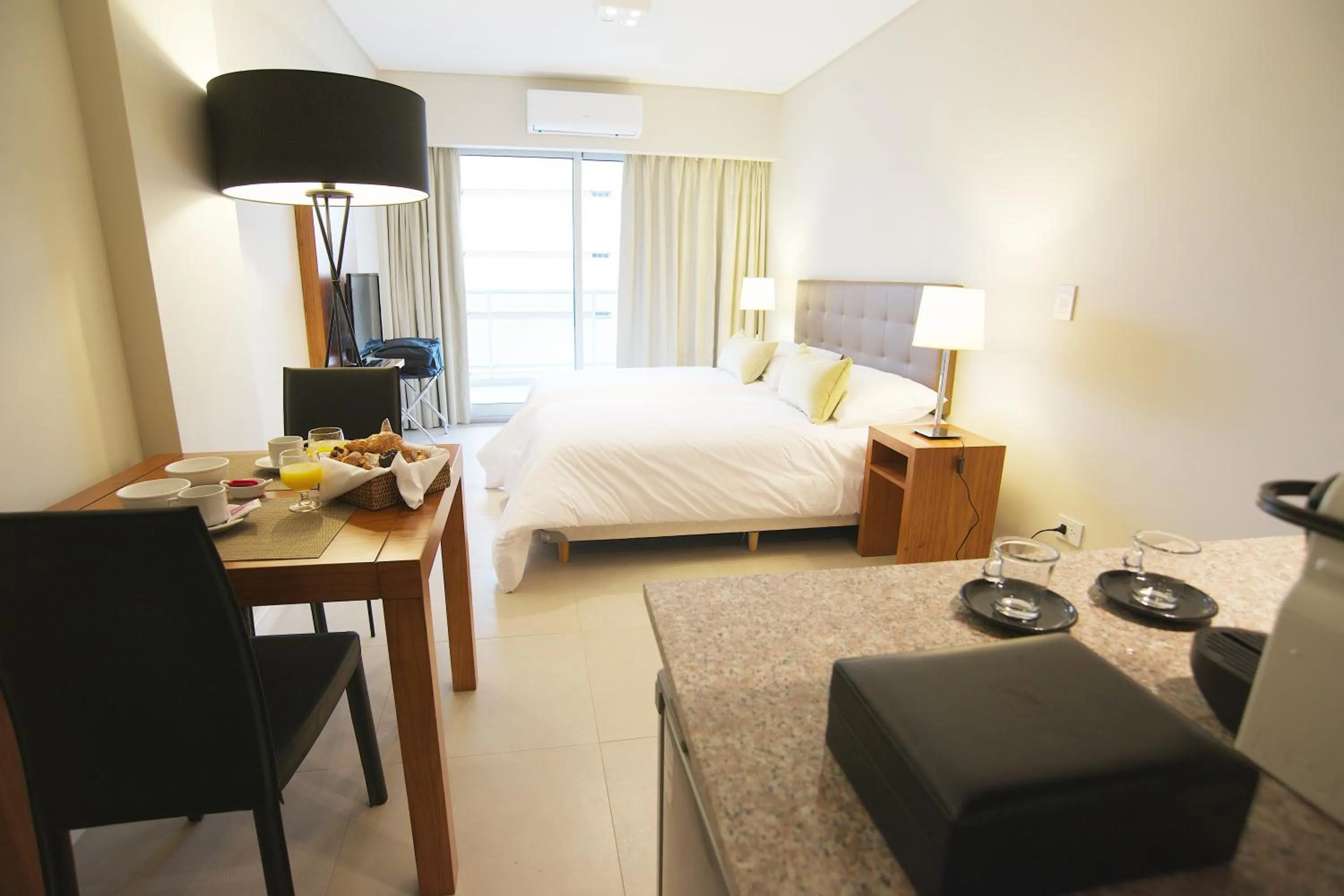 Day, Bed in Byblos Palermo Soho