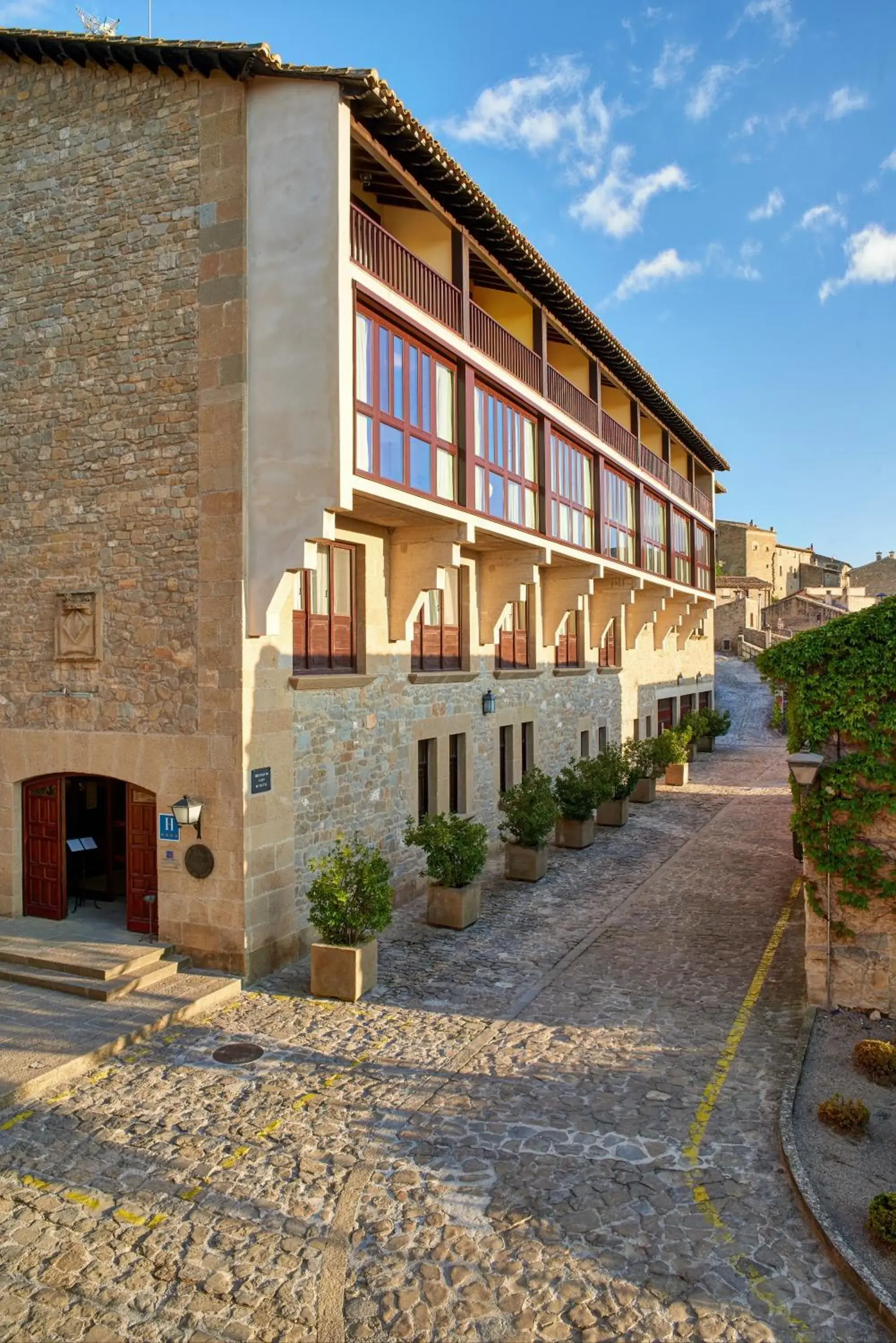 Facade/entrance in Parador de Sos del Rey Católico Facade/entrance in Parador de Sos del Rey Católico