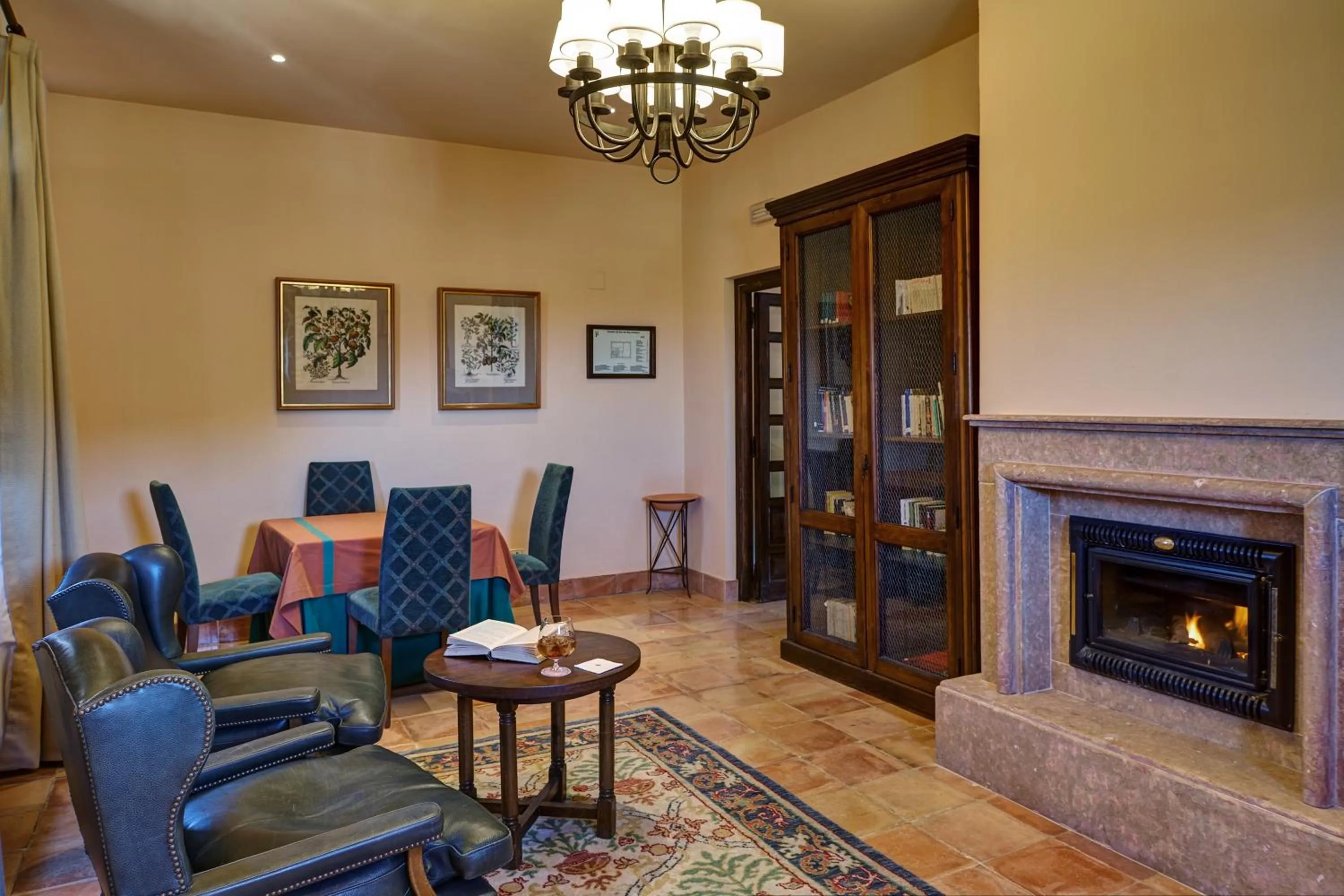 Communal lounge/ TV room in Parador de Sos del Rey Católico