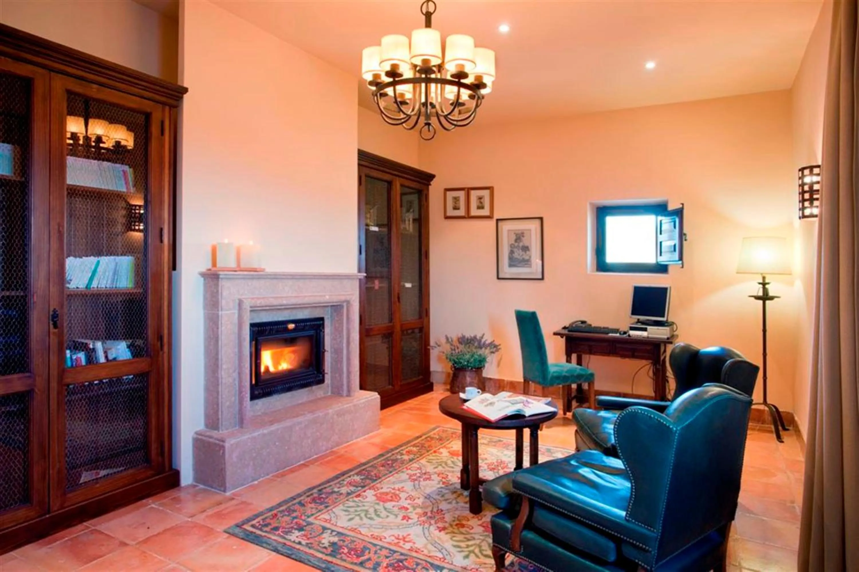 Library in Parador de Sos del Rey Católico