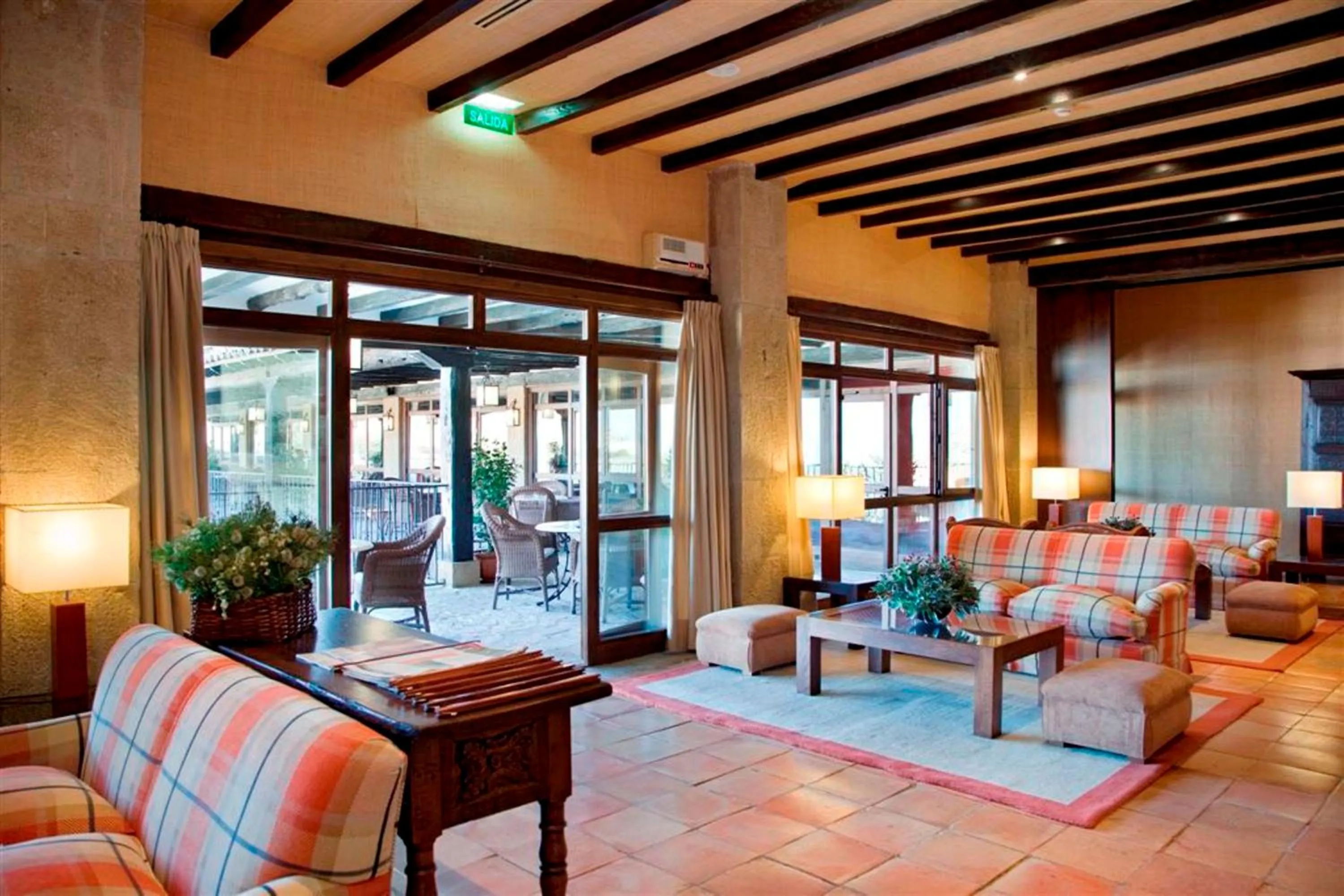 Living room in Parador de Sos del Rey Católico