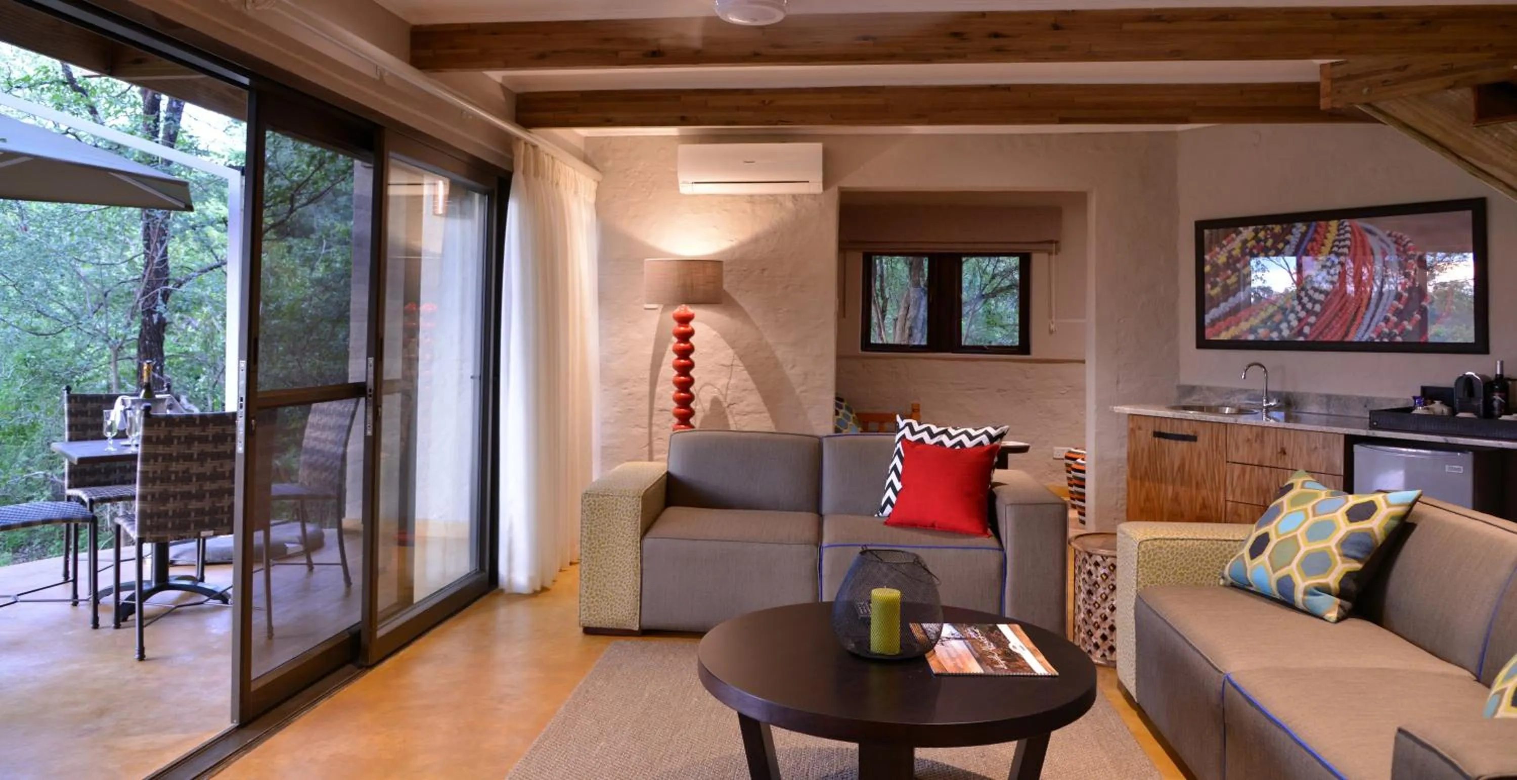 TV and multimedia in Victoria Falls Safari Suites