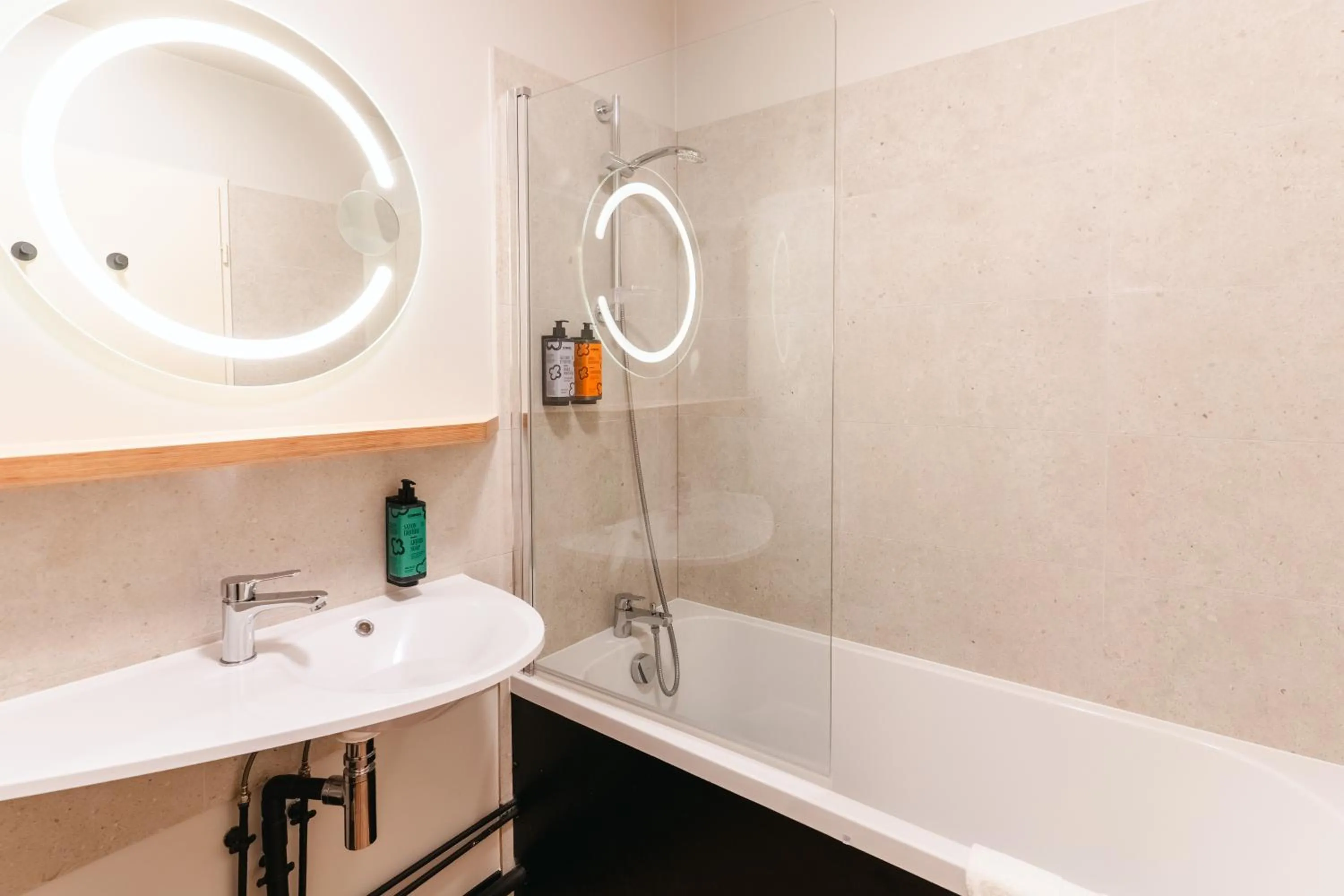 One-Bedroom Deluxe Apartment in Cowool Compiègne