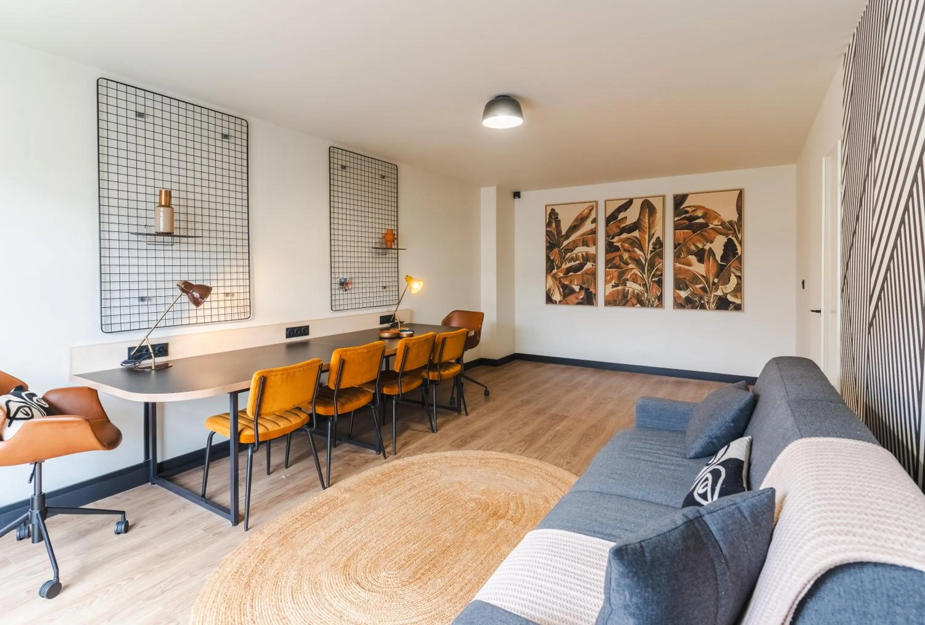 Two-Bedroom Deluxe Apartment in Cowool Compiègne