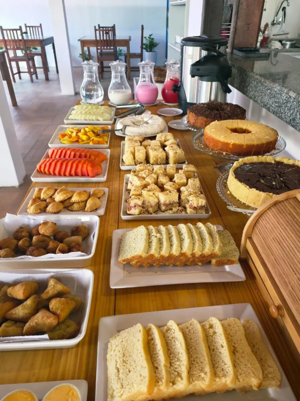 Buffet breakfast in Pousada Camburi