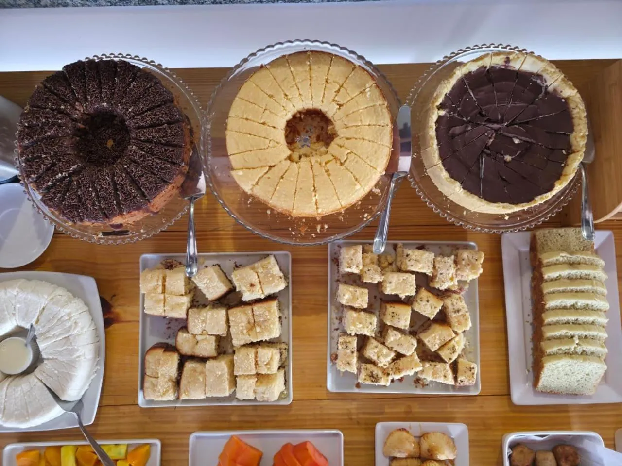 Buffet breakfast in Pousada Camburi
