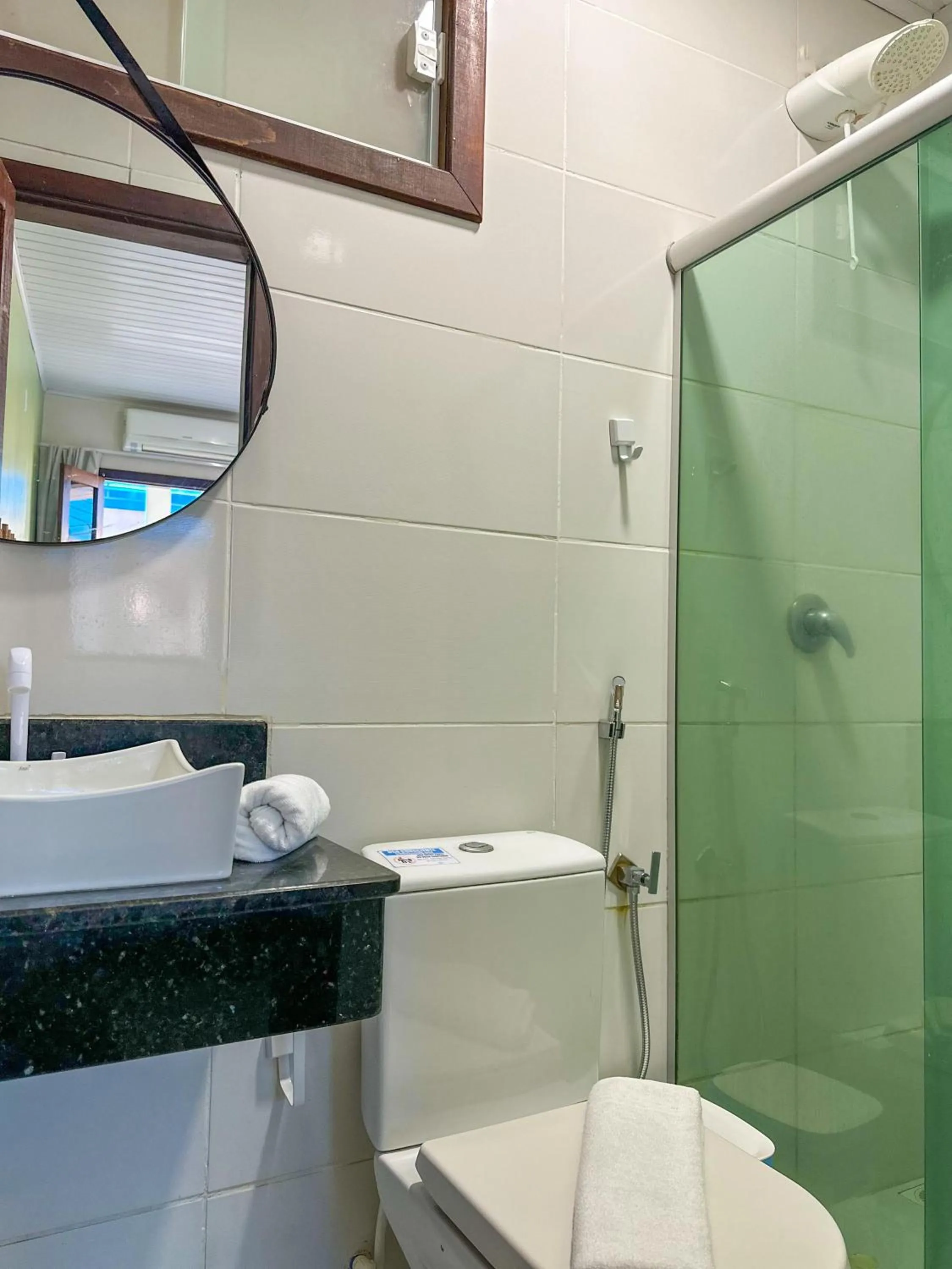 Shower in Pousada Camburi