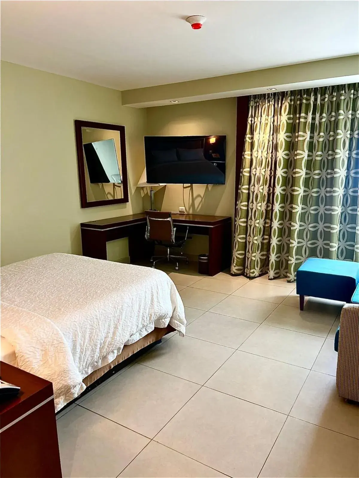 Property building, Bed in Hampton Inn by Hilton Villahermosa Property building, Bed in Hampton Inn by Hilton Villahermosa