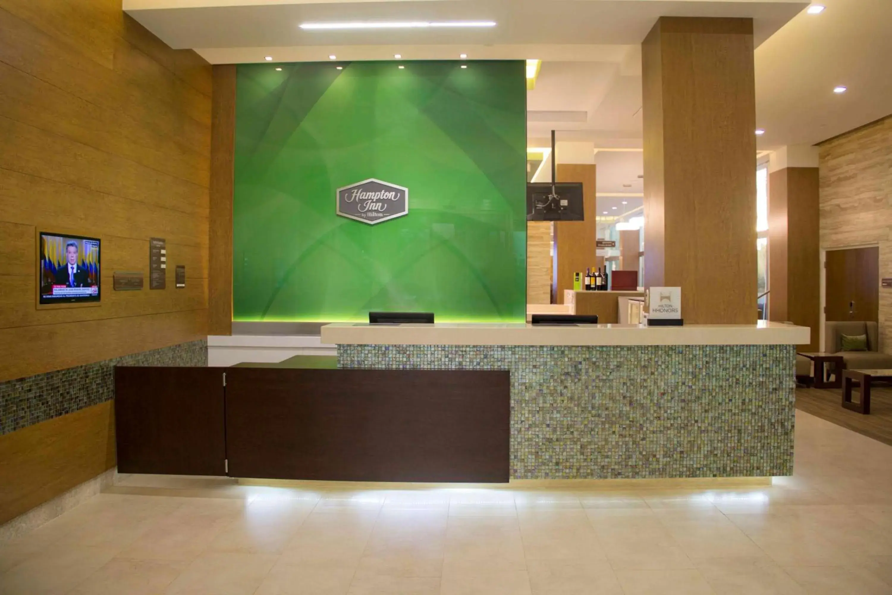 Lobby or reception in Hampton Inn by Hilton Villahermosa Lobby or reception in Hampton Inn by Hilton Villahermosa