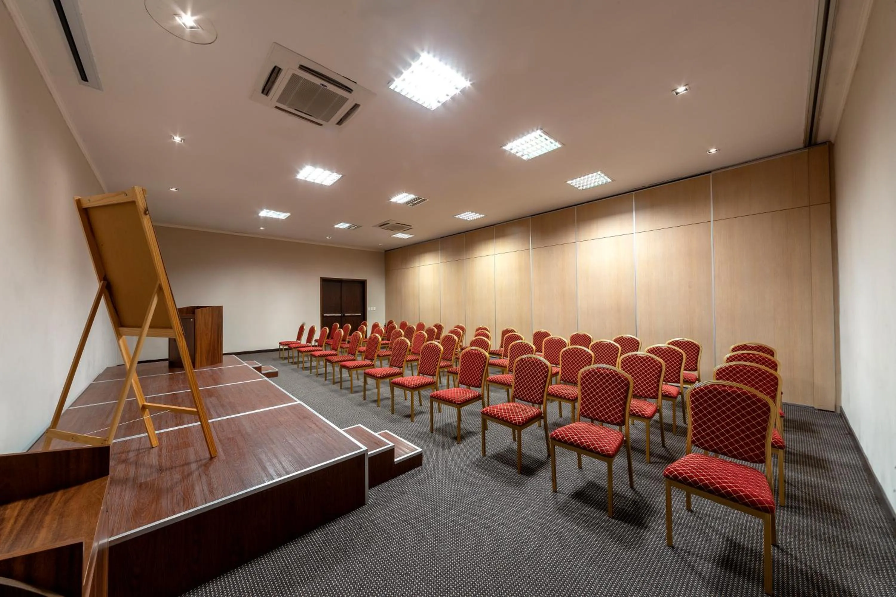 Meeting/conference room in Hotel Laghetto Villa Moura