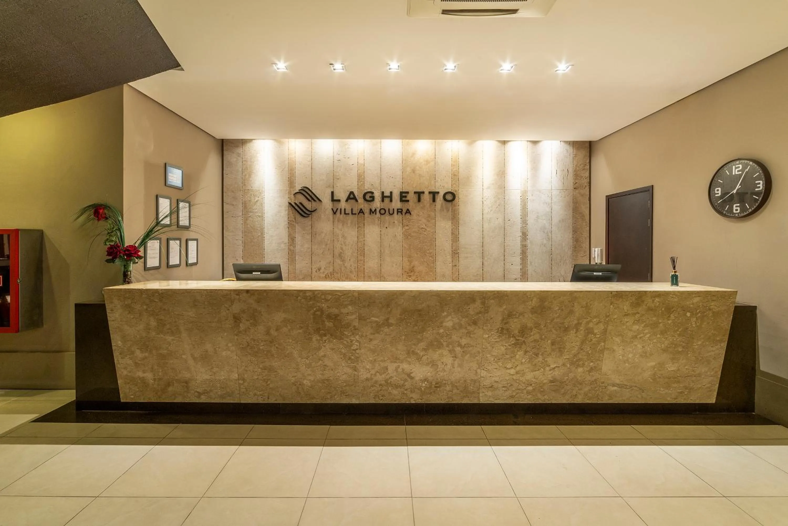 Lobby or reception in Hotel Laghetto Villa Moura