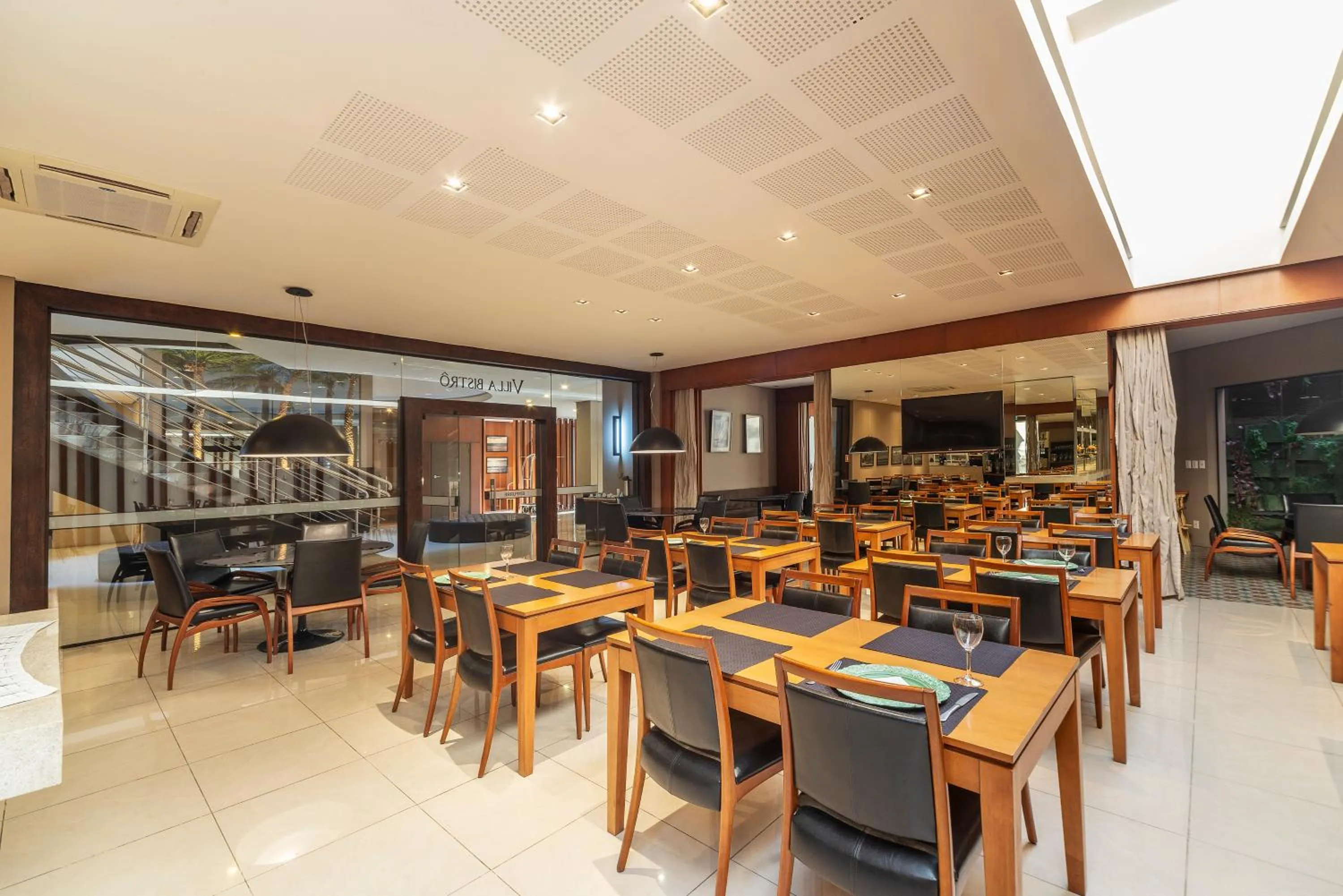 Restaurant/places to eat in Hotel Laghetto Villa Moura