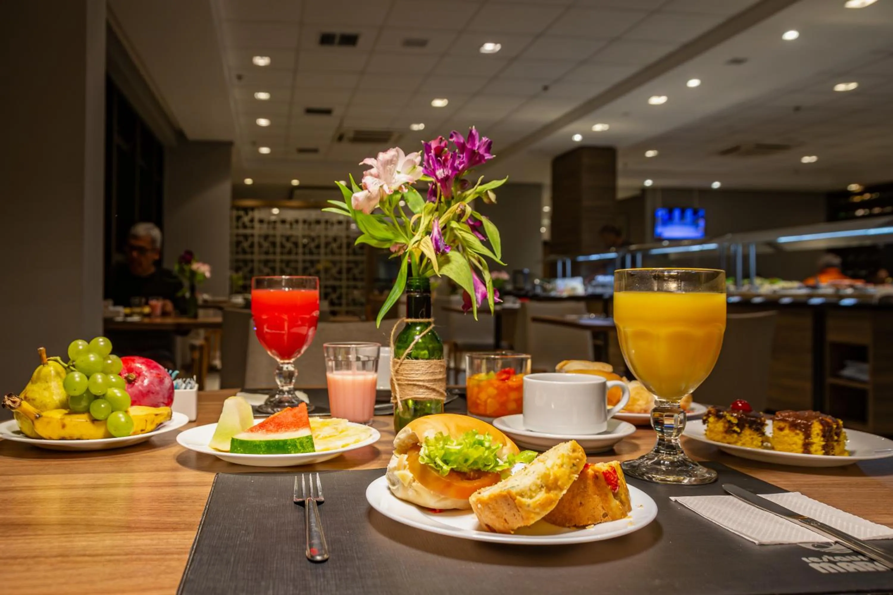 Buffet breakfast in Hotel Laghetto Villa Moura
