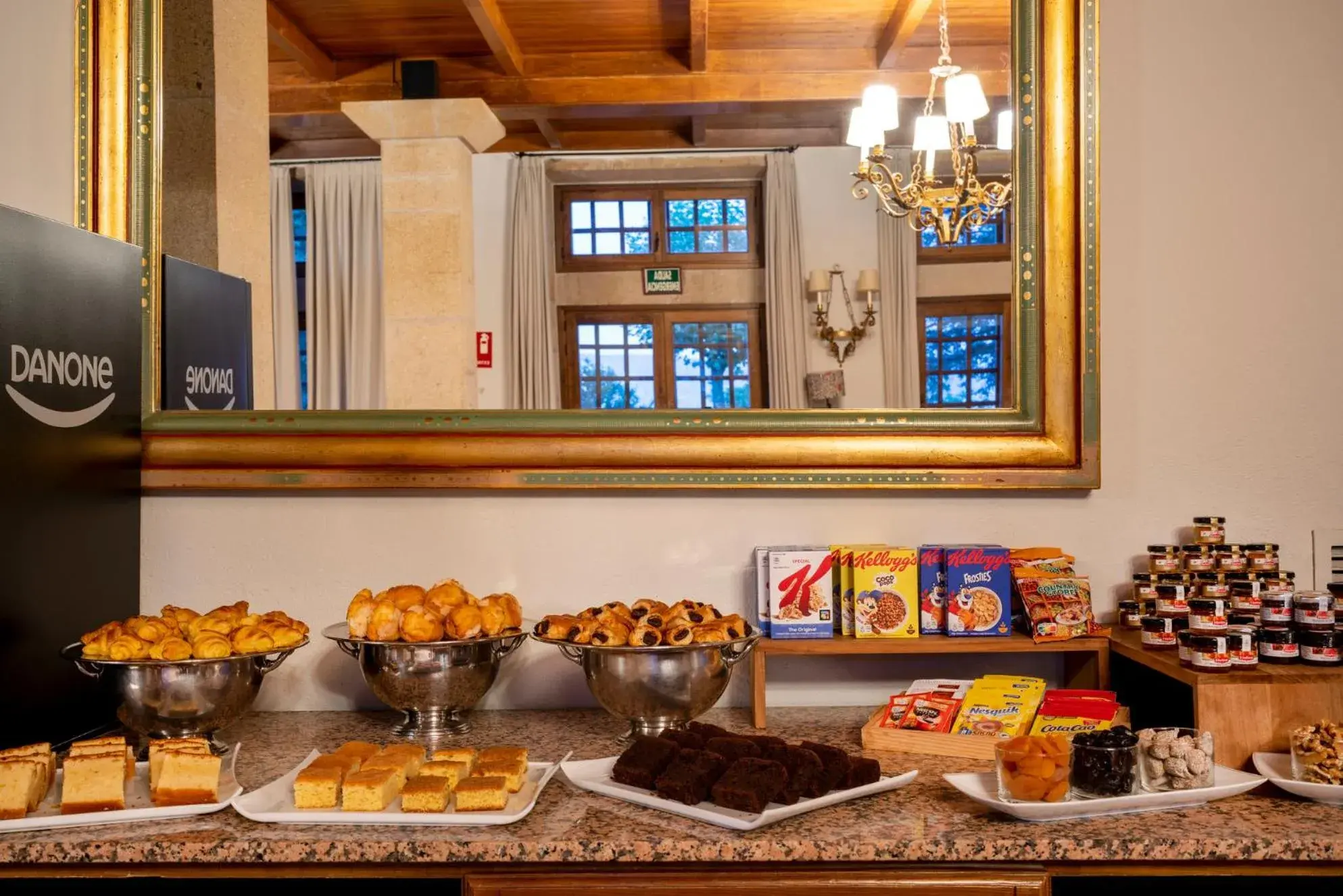 Breakfast in Parador de Verín Breakfast in Parador de Verín