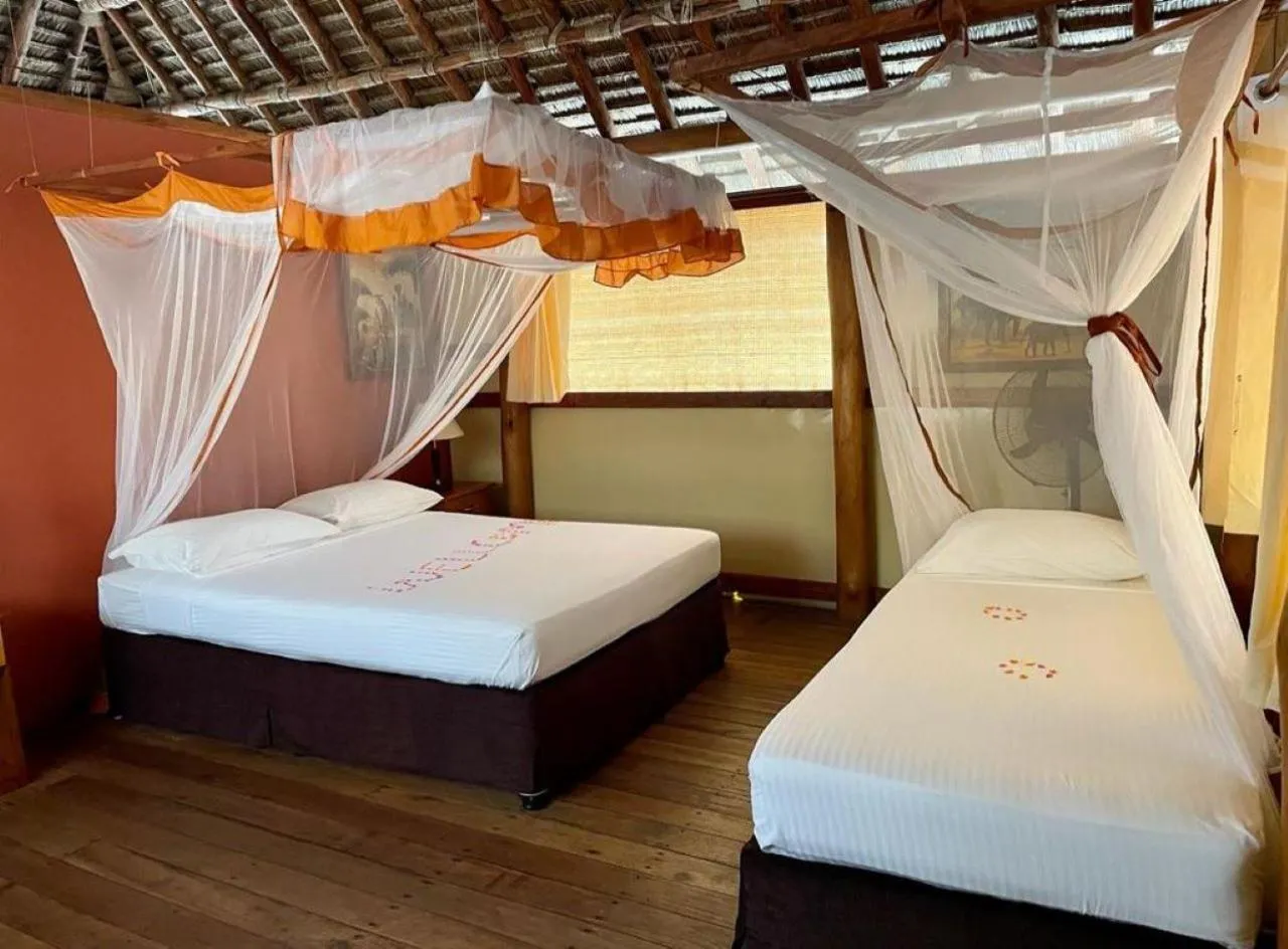 Bedroom, Bed in Barry's Beach Resort