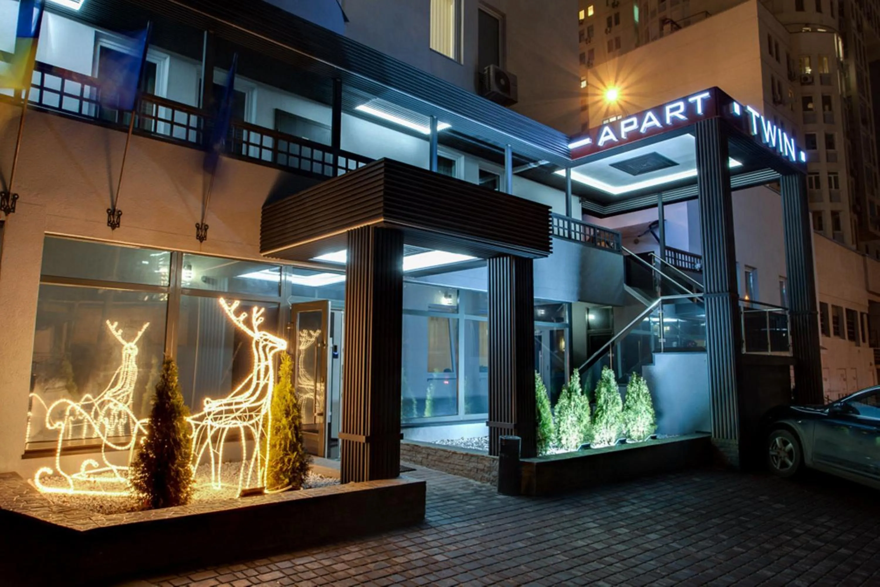 Property building in Twin Apart Hotel