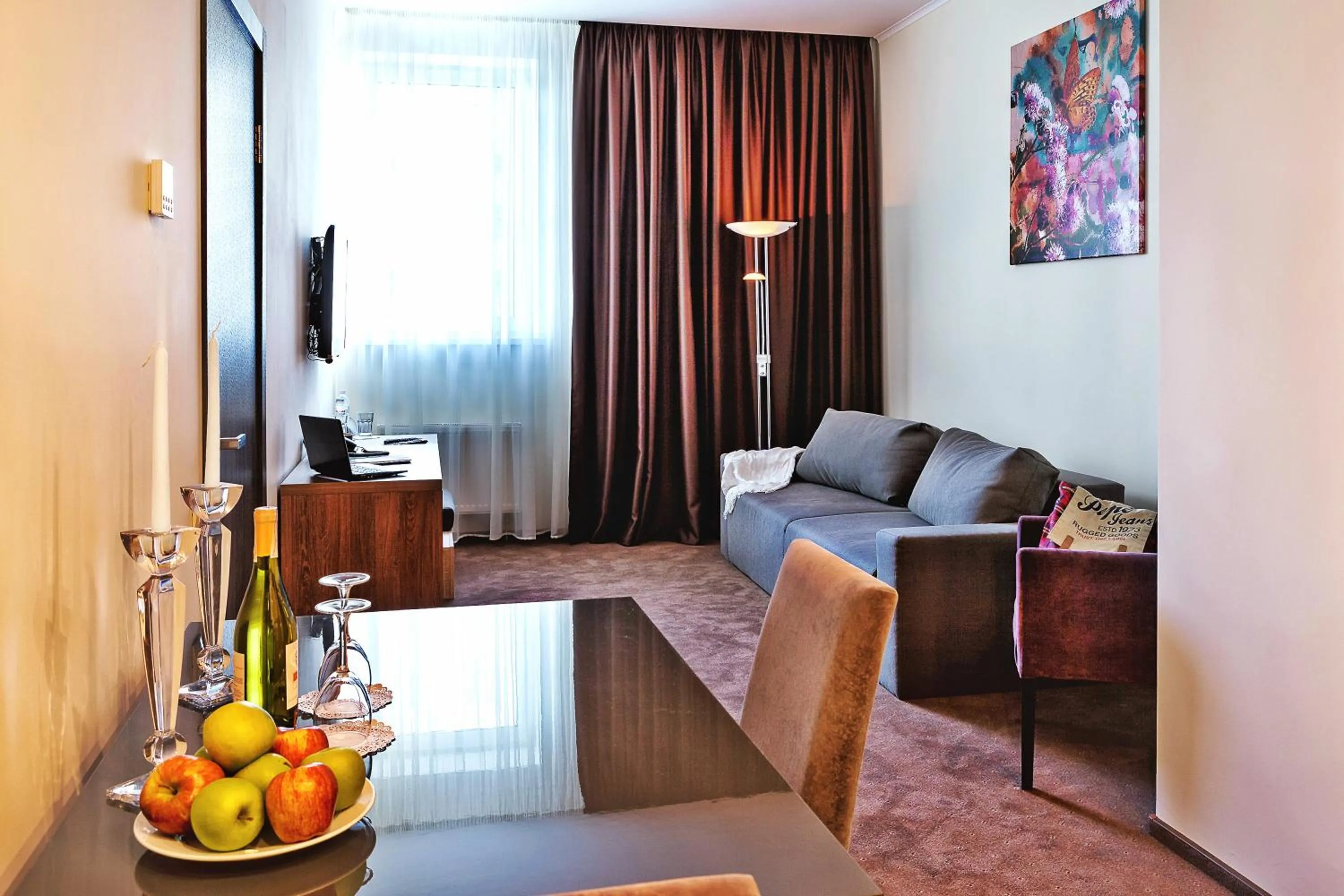 Living room in Twin Apart Hotel