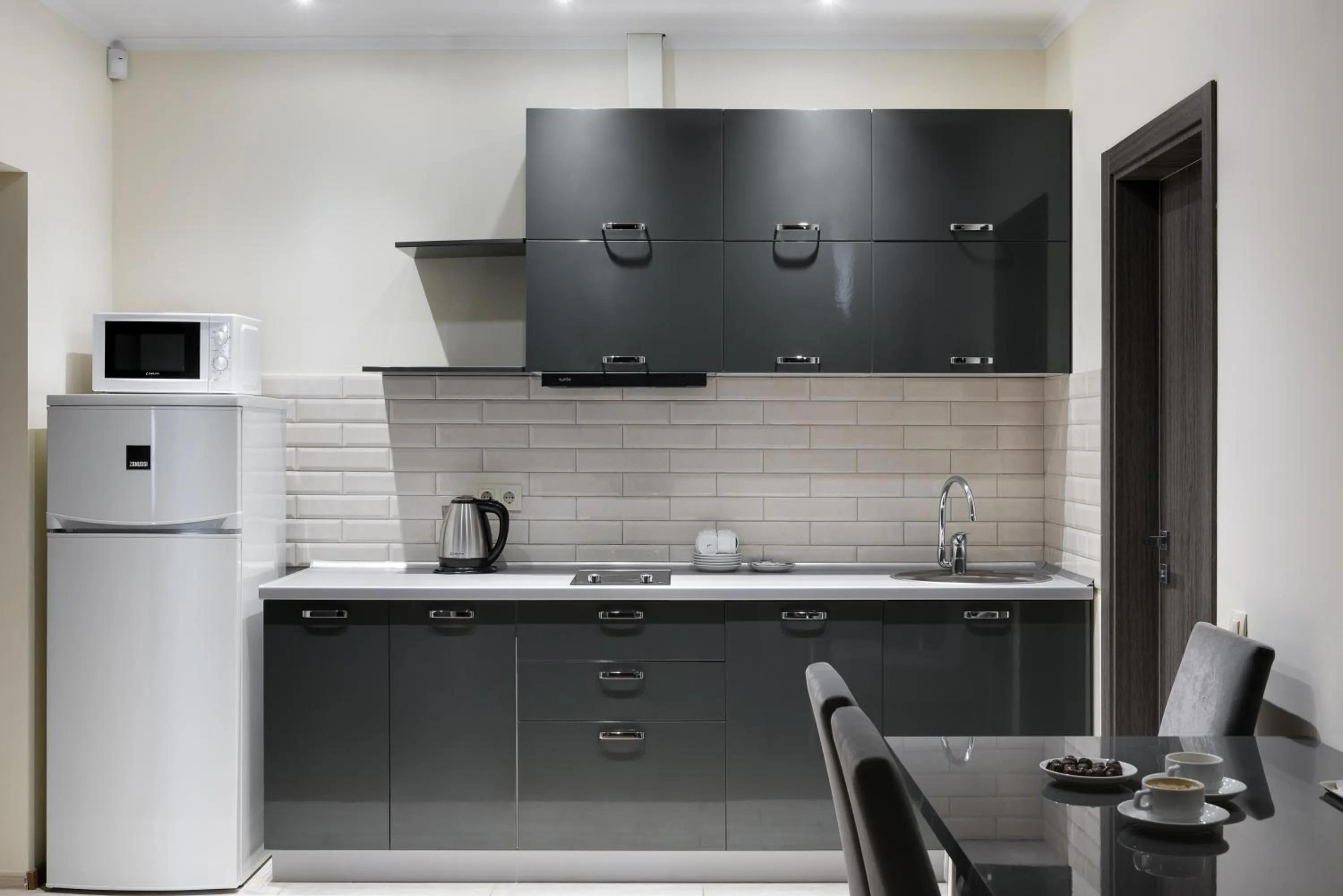 Kitchen or kitchenette in Twin Apart Hotel