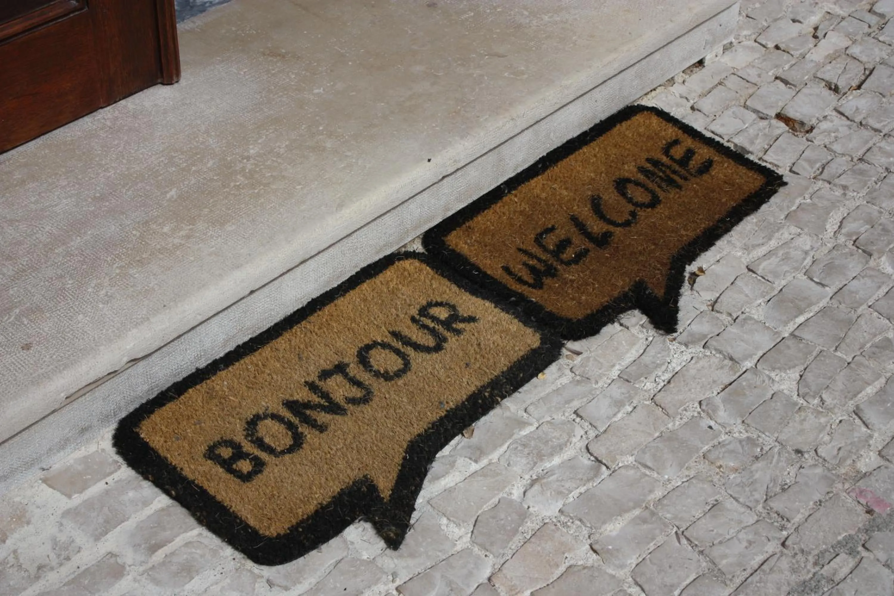 Facade/entrance in Hostel Rossio Alcobaça