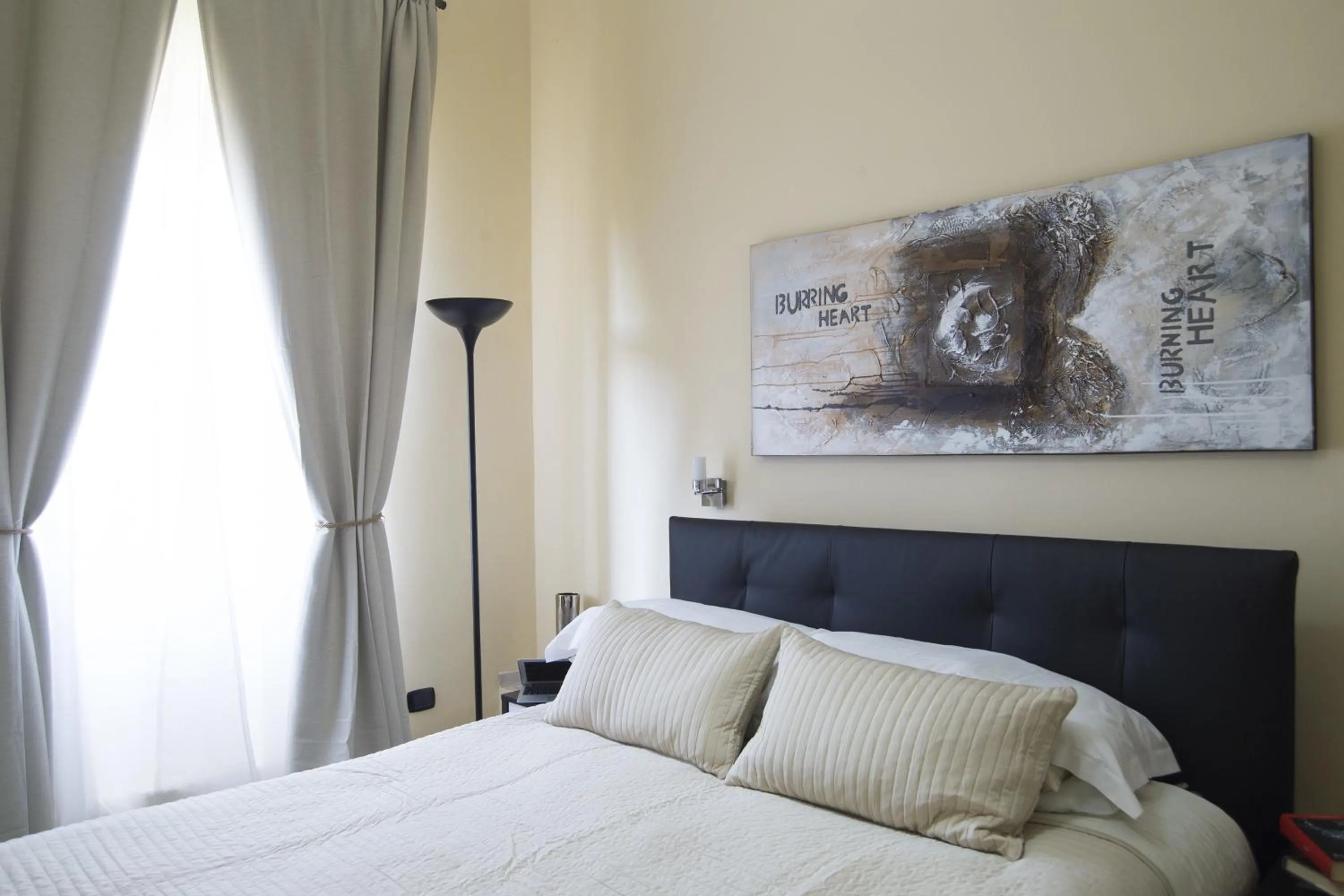 Day, Bed in Town House 57