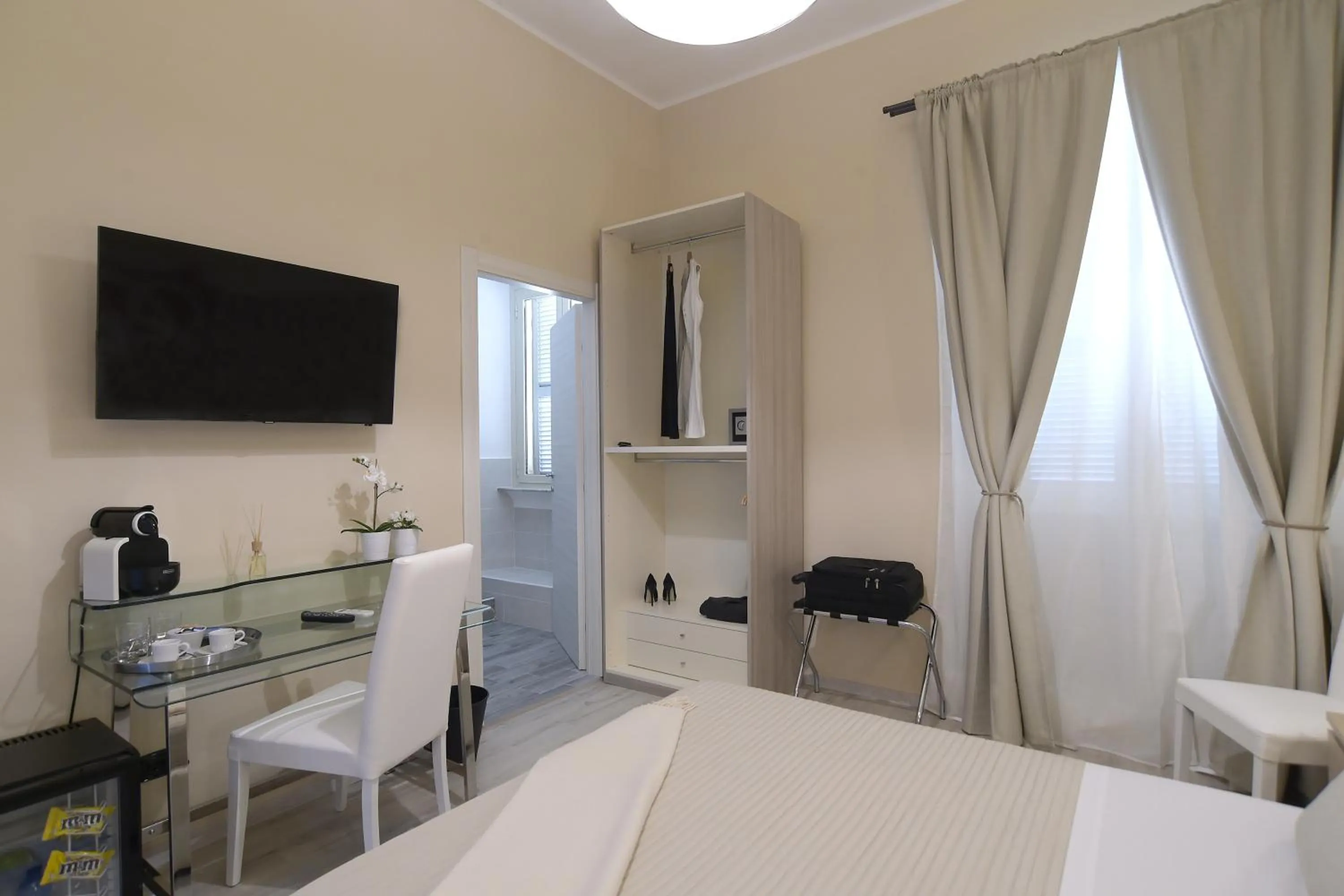 Photo of the whole room, Bed in Town House 57