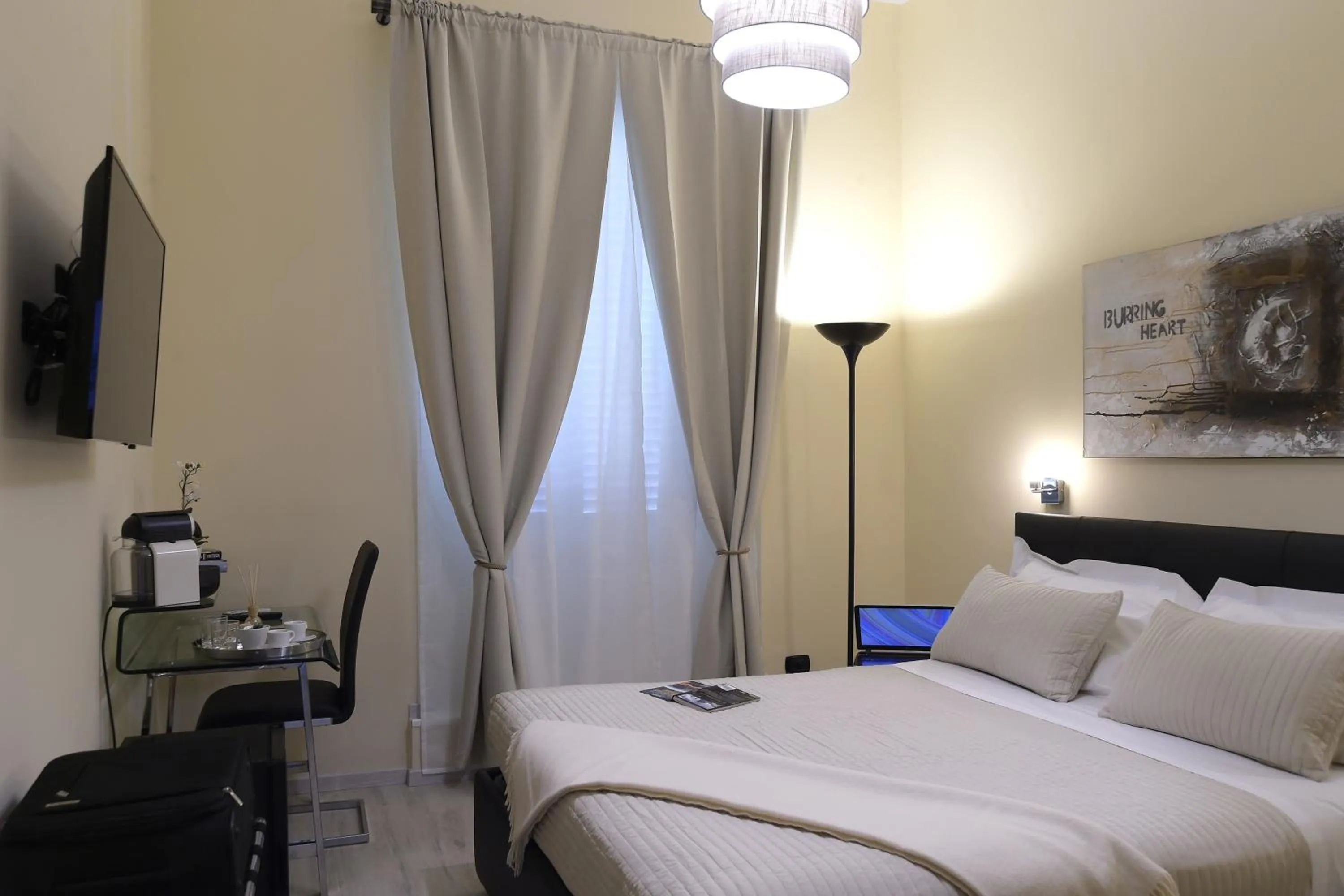 Photo of the whole room, Bed in Town House 57