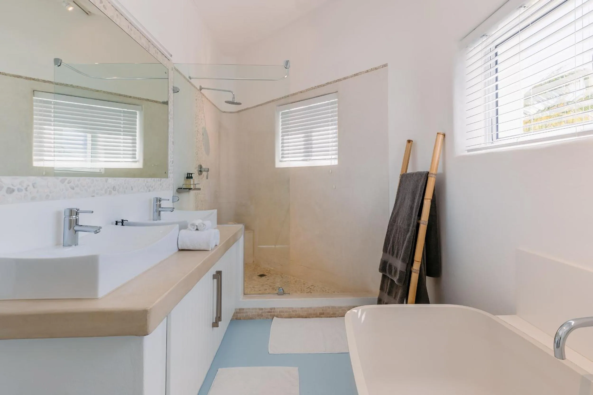 Bathroom in Villa Santorini