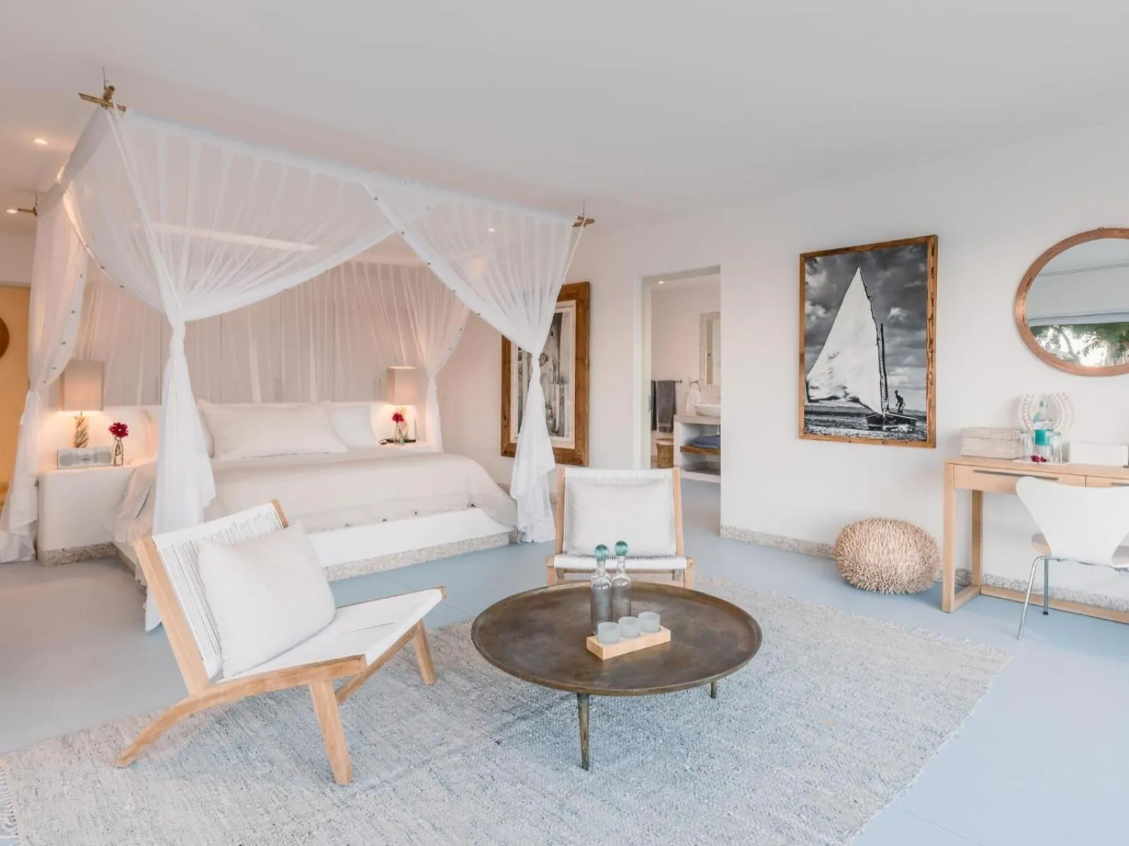 Bed in Villa Santorini