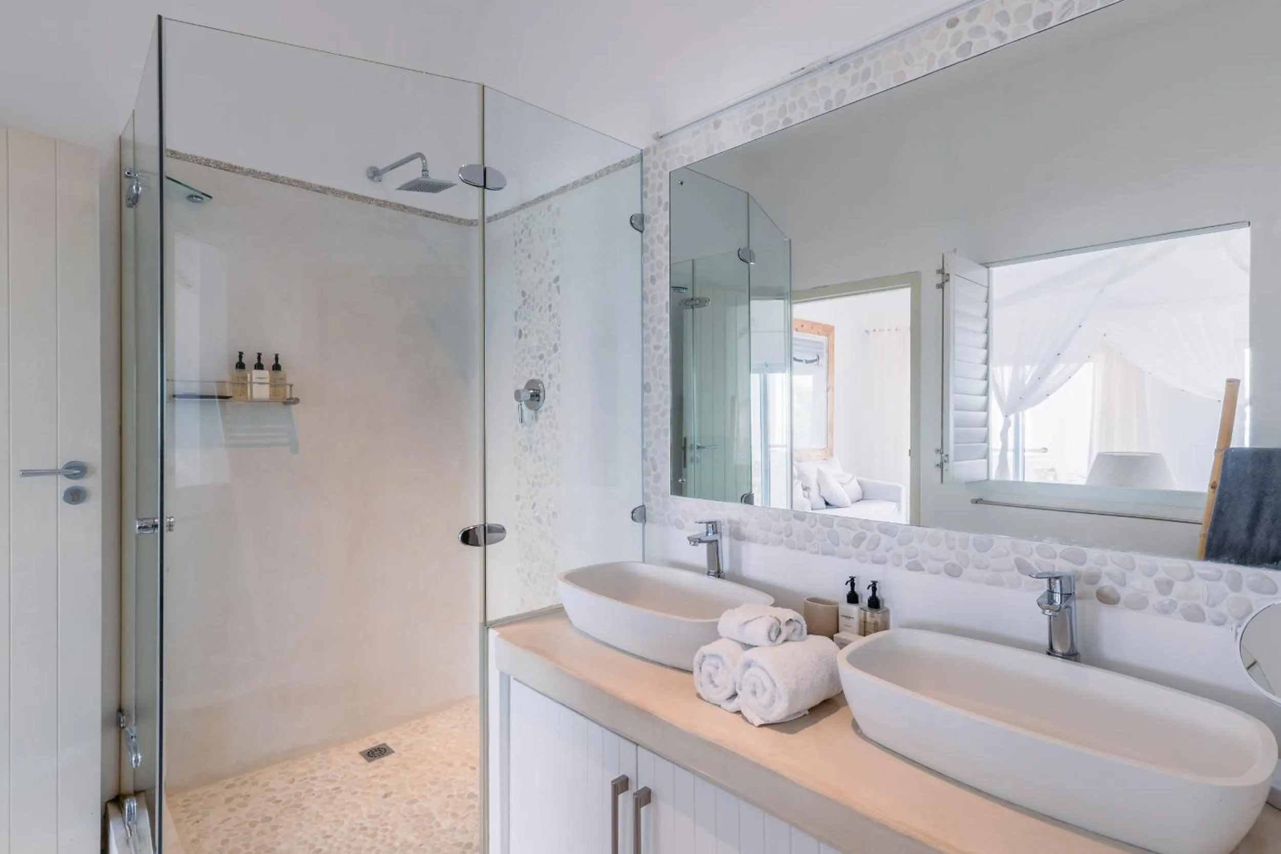 Bathroom in Villa Santorini