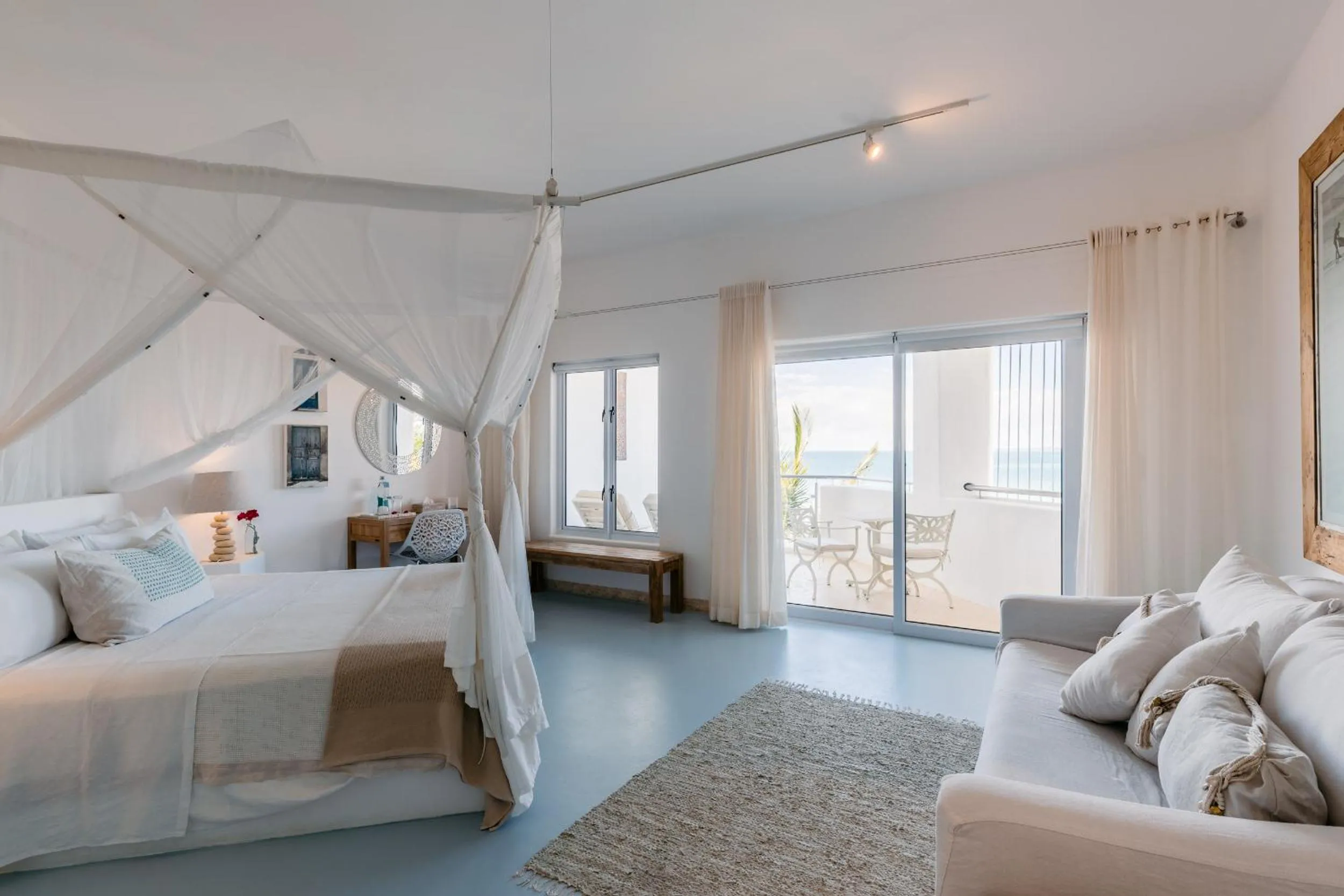 Photo of the whole room, Bed in Villa Santorini