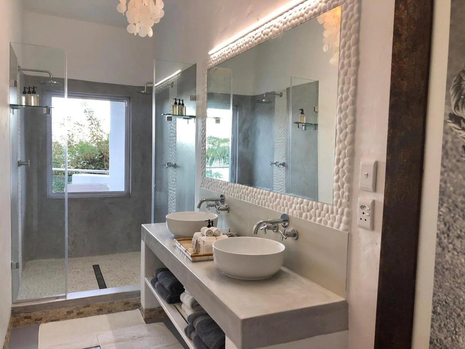 Shower in Villa Santorini