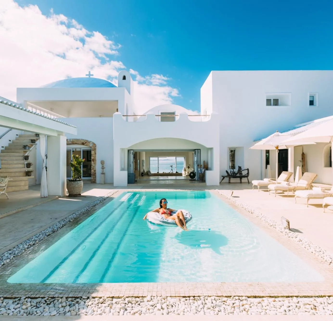 Restaurant/places to eat in Villa Santorini