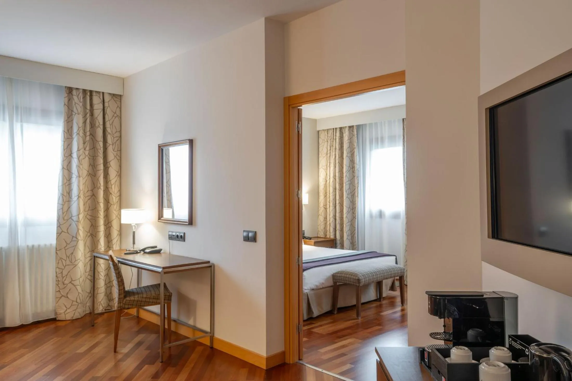 Photo of the whole room, Bed in Parador de Villafranca del Bierzo