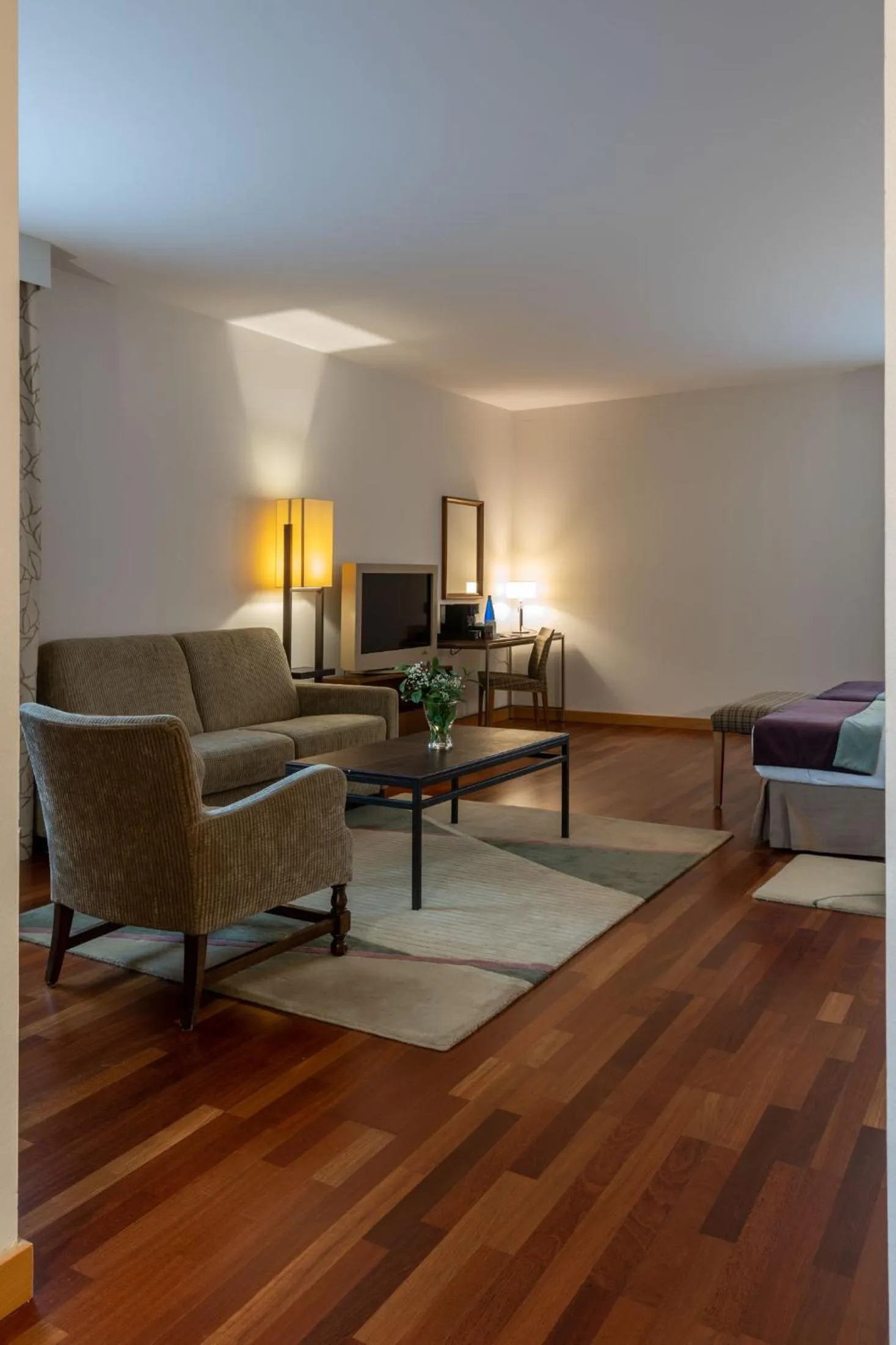 Seating area in Parador de Villafranca del Bierzo