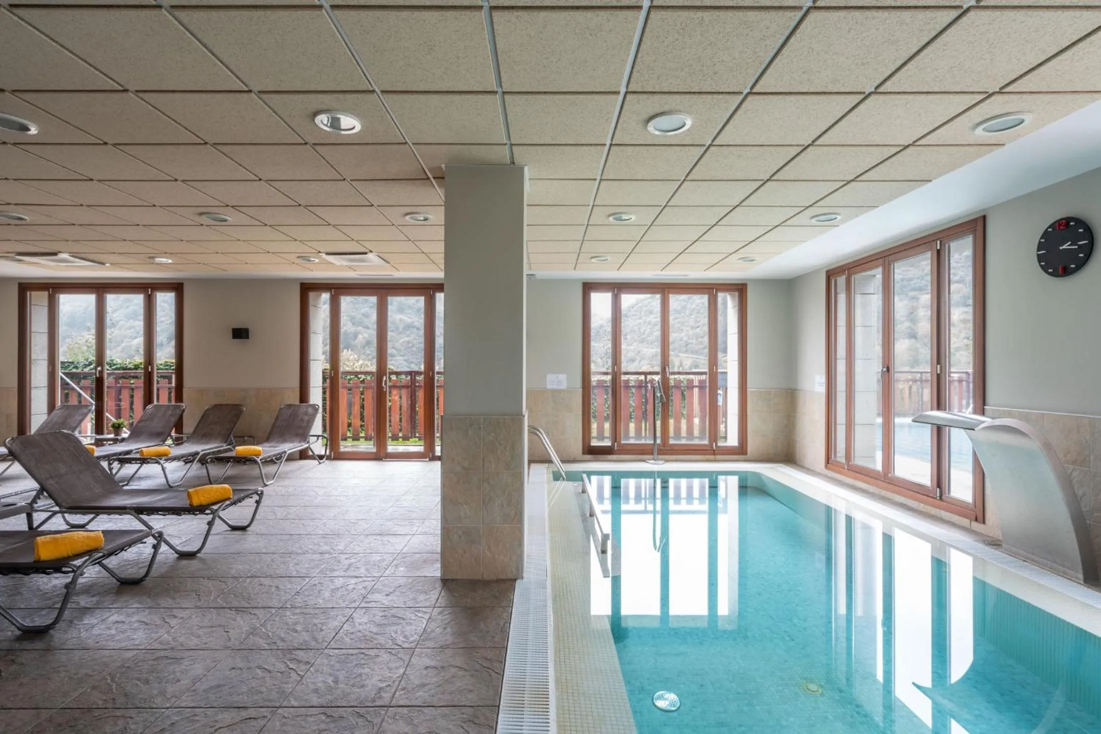Swimming pool in Parador de Villafranca del Bierzo