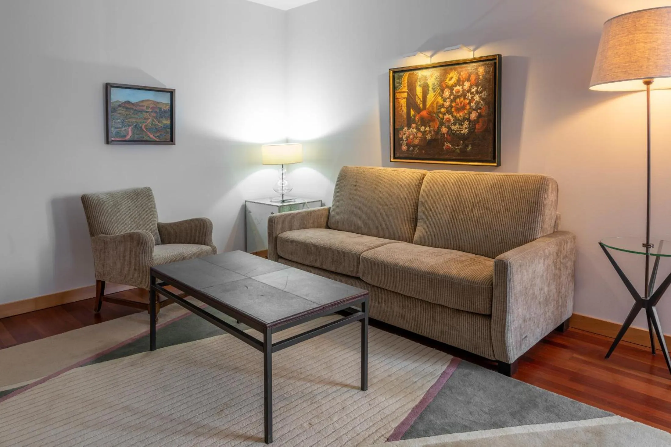 Seating area in Parador de Villafranca del Bierzo