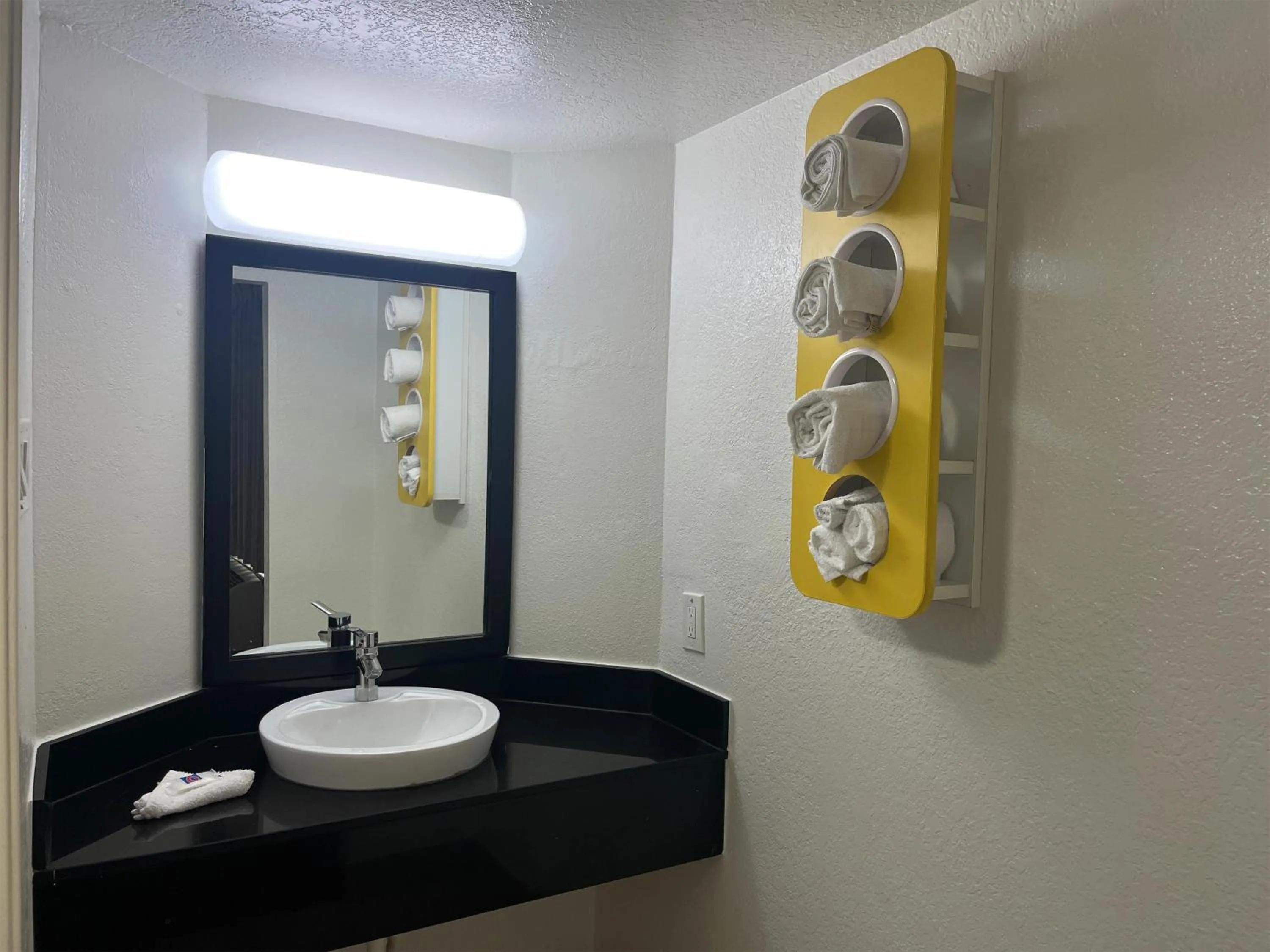 Bathroom in Studio 6 Suites Euless, TX – DFW West