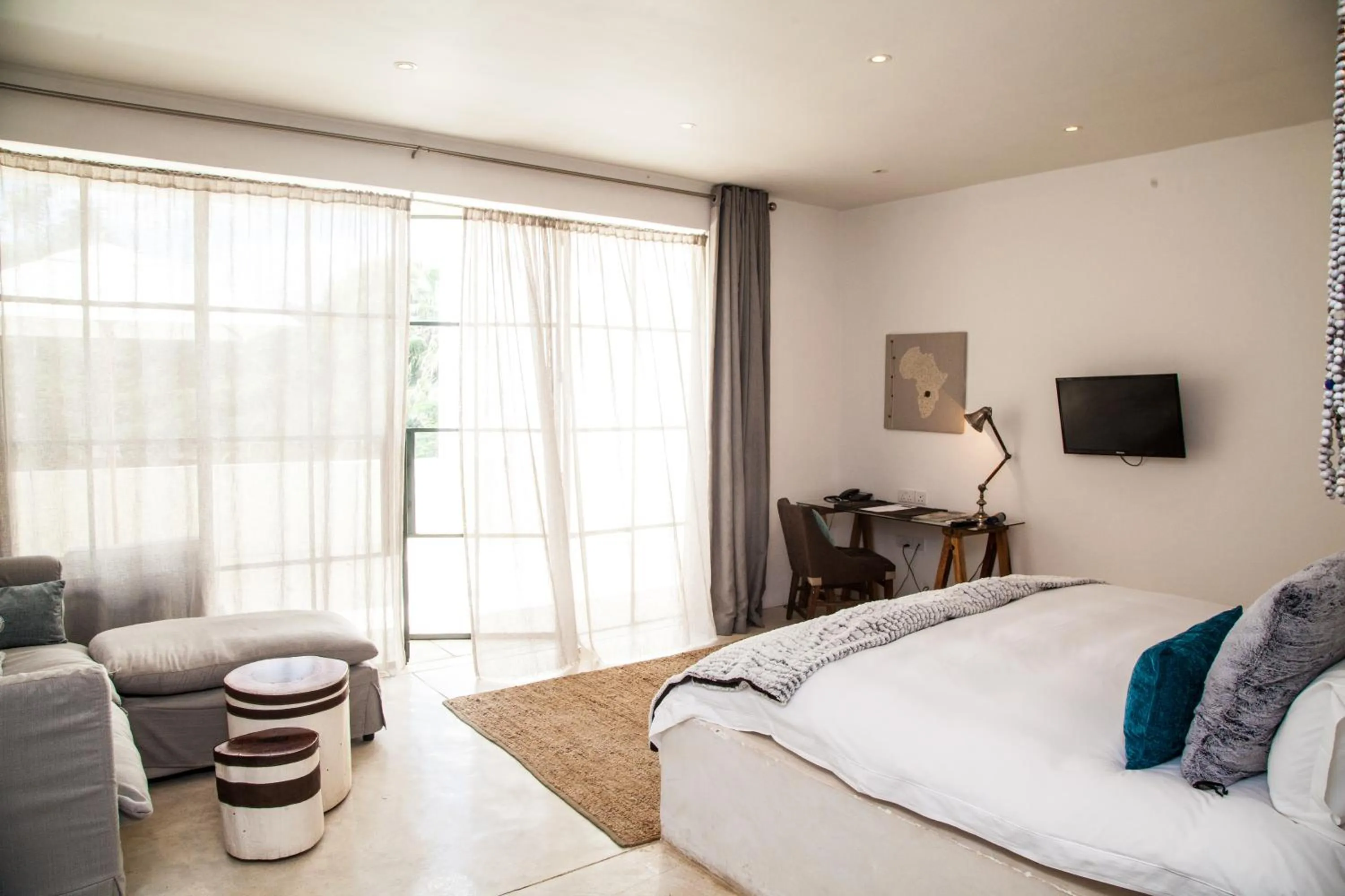 Balcony/Terrace, Bed in Latitude 15 Degrees