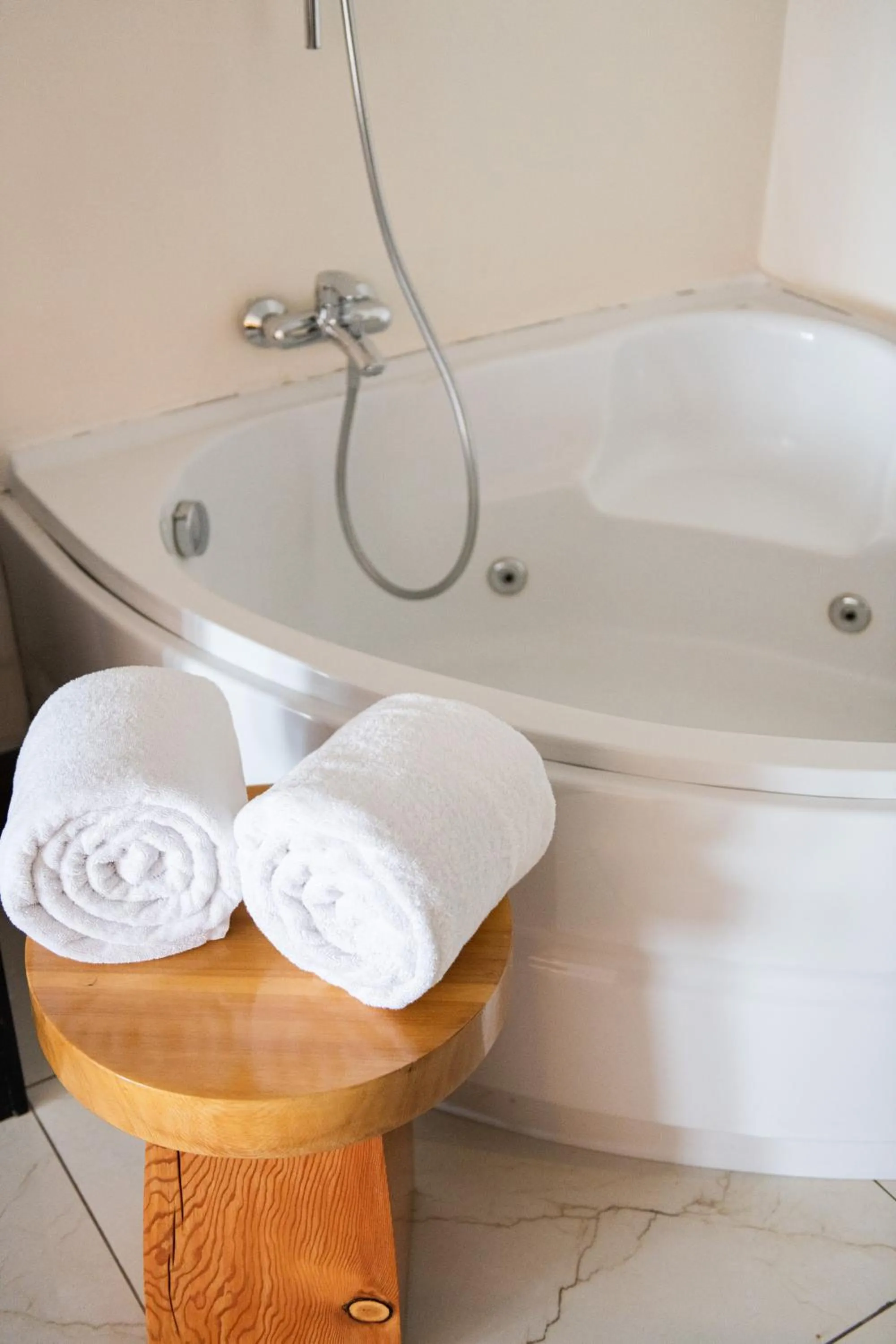 Hot Tub in Acacia Premier Hotel