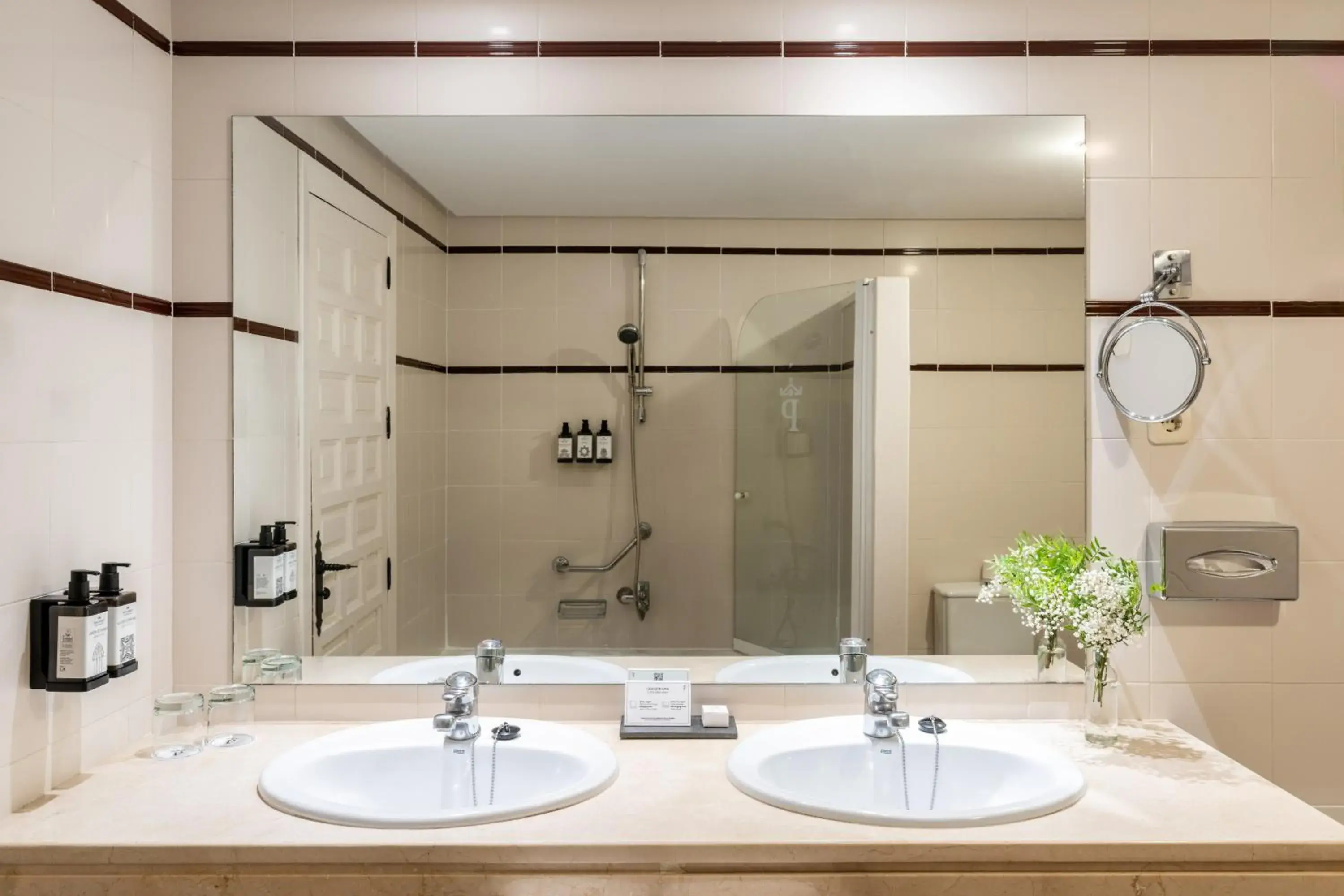 Property building in Parador de Albacete Property building in Parador de Albacete