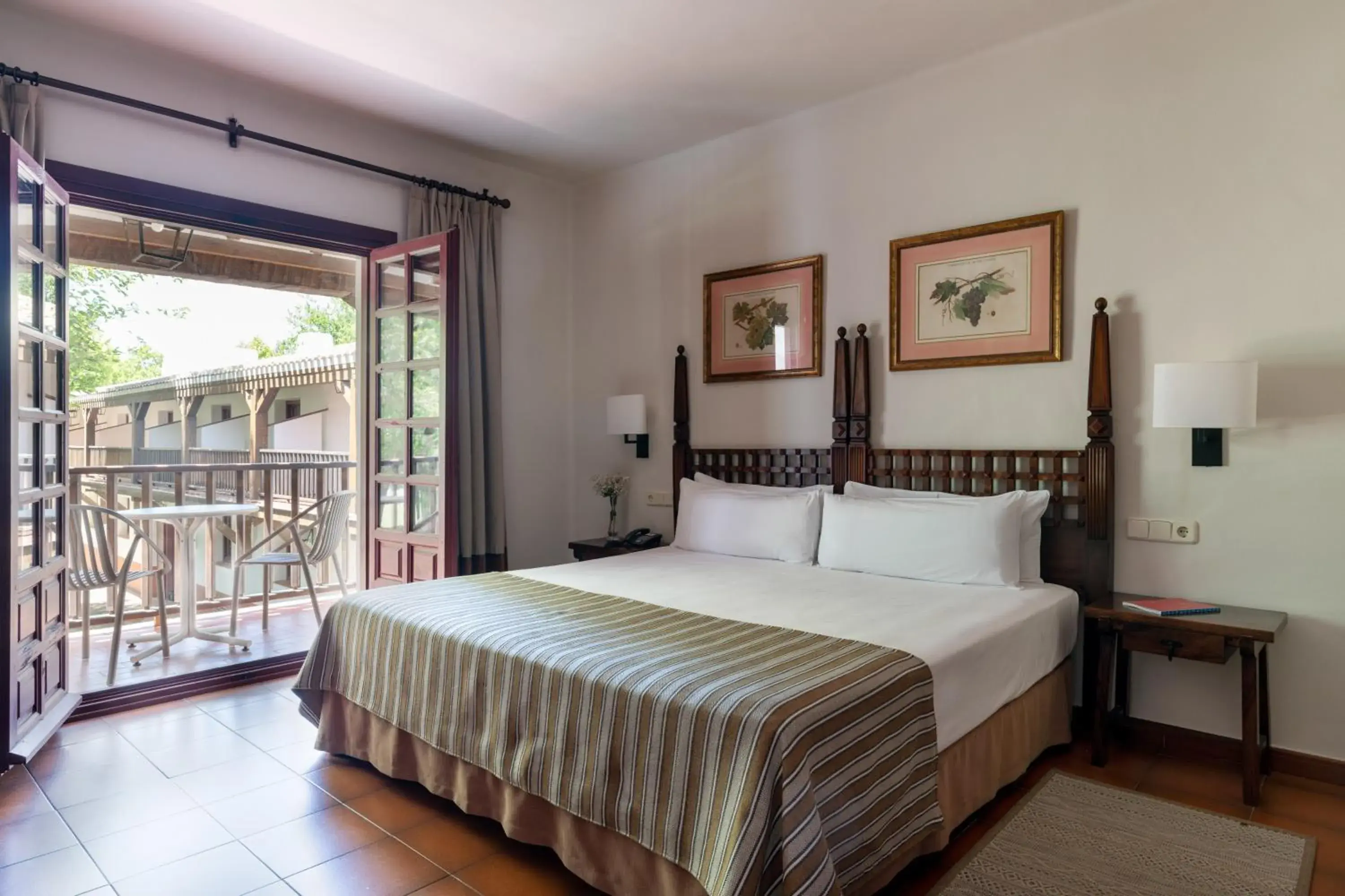 Property building, Bed in Parador de Albacete Property building, Bed in Parador de Albacete