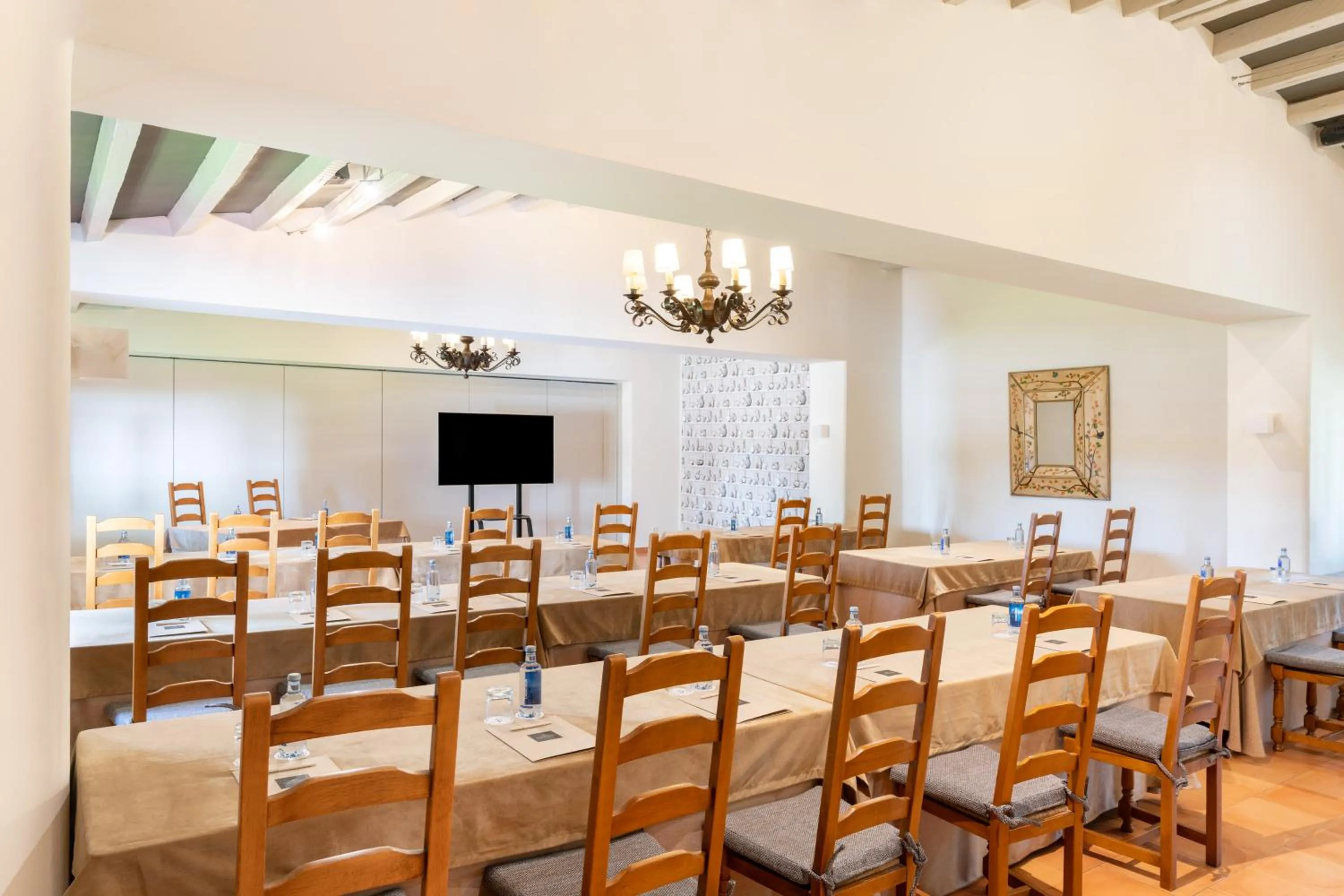 TV and multimedia in Parador de Albacete