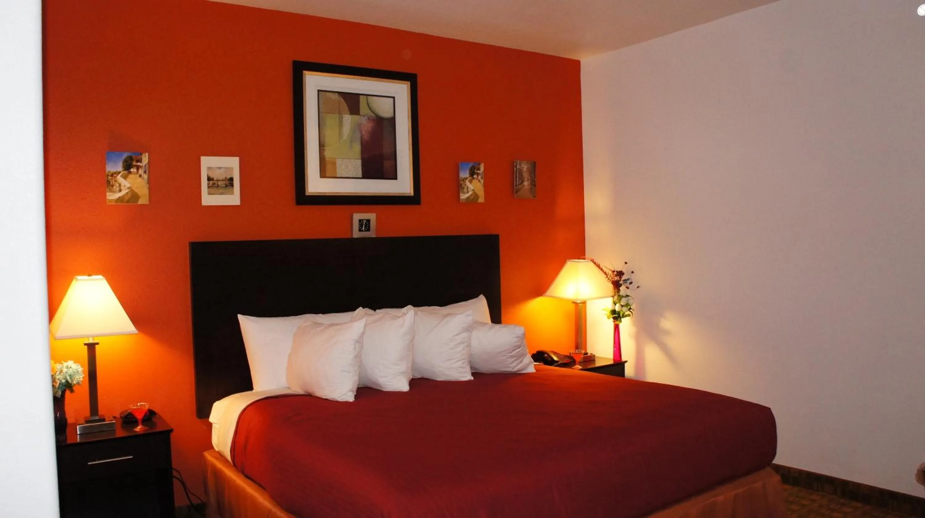 Other, Bed in Lux Inn and Suites