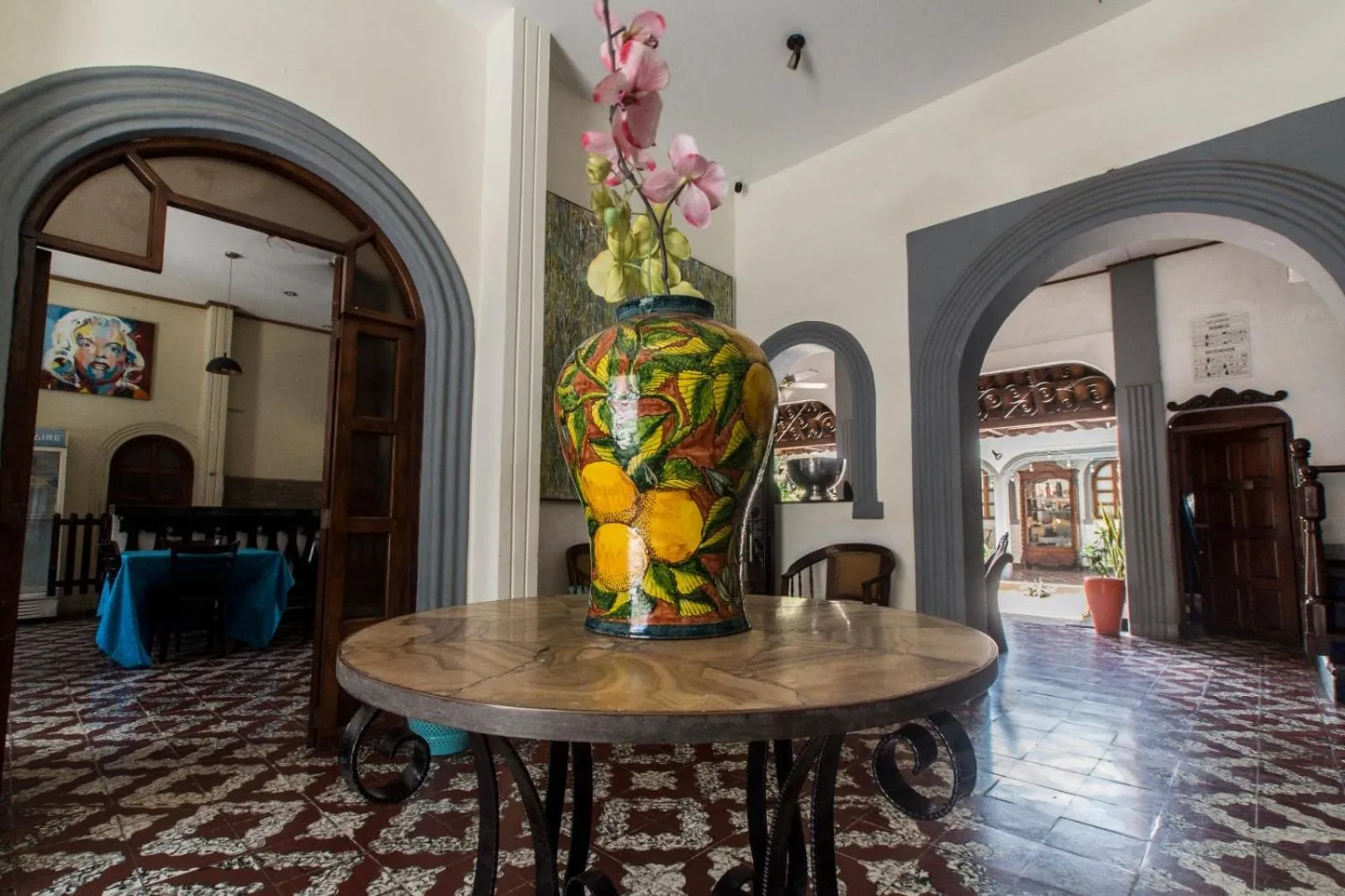 Property building in Hotel Los Balcones Leon