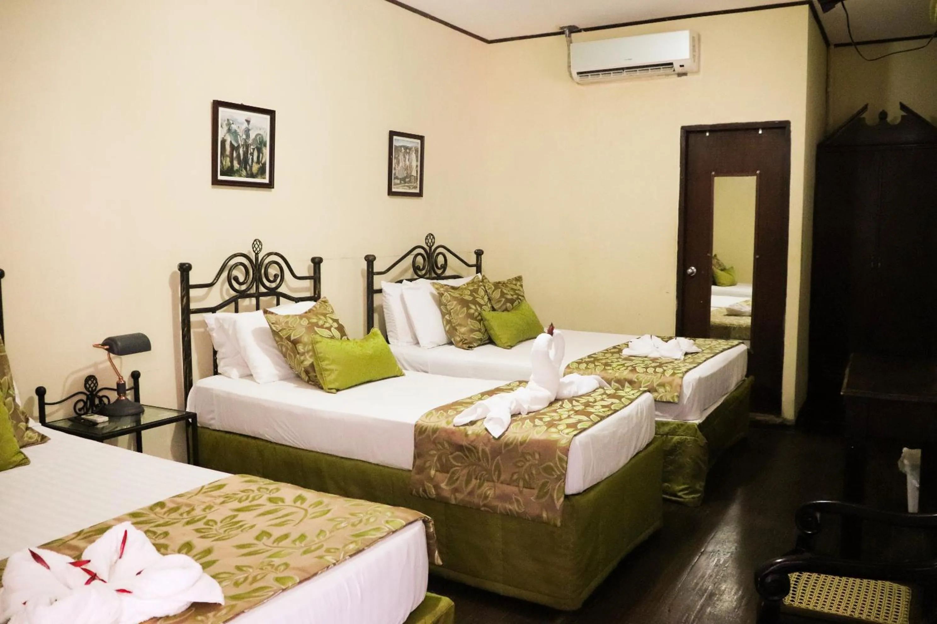 Bed in Hotel Los Balcones Leon