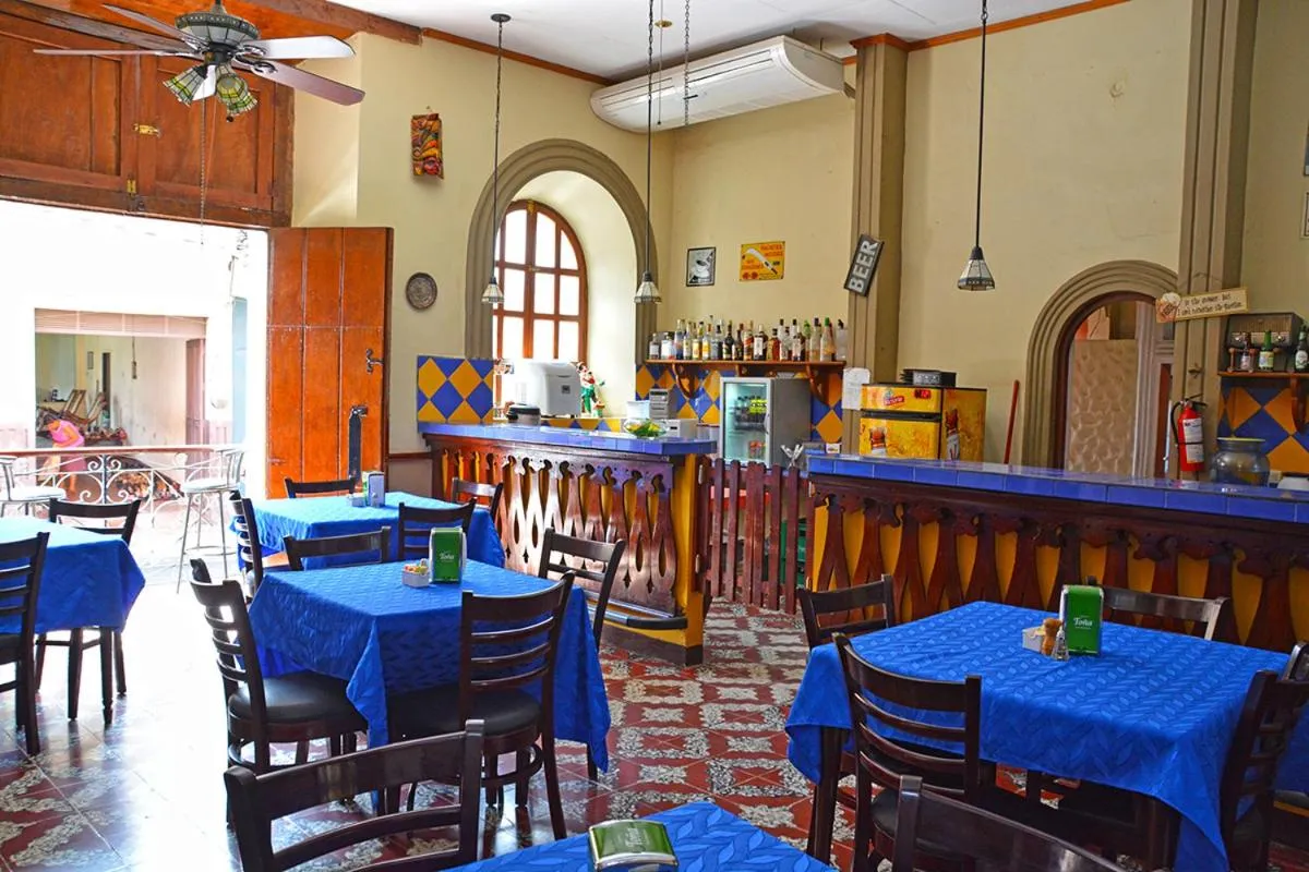 Day in Hotel Los Balcones Leon