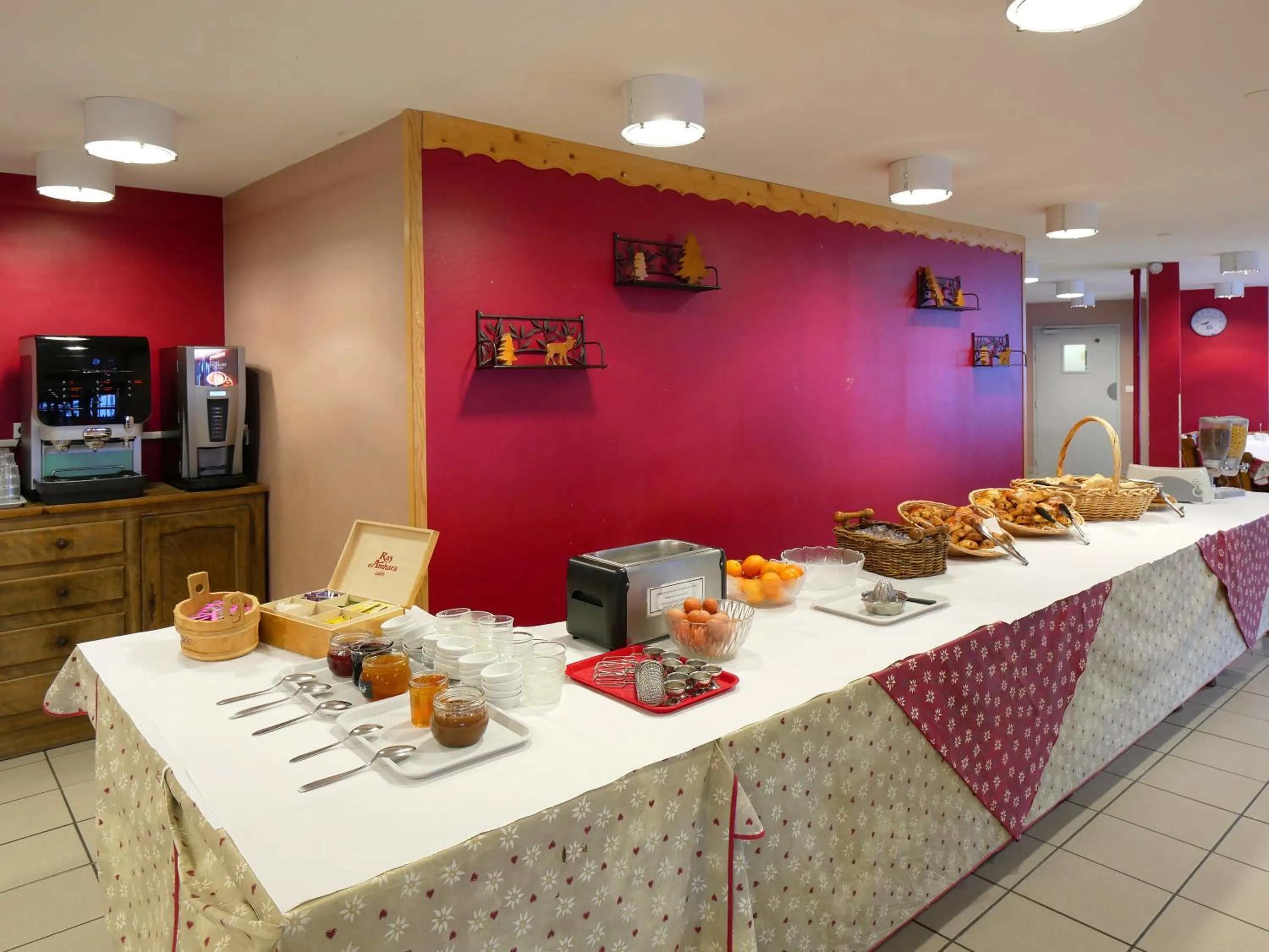 Restaurant/places to eat in ULVF Les Essertets