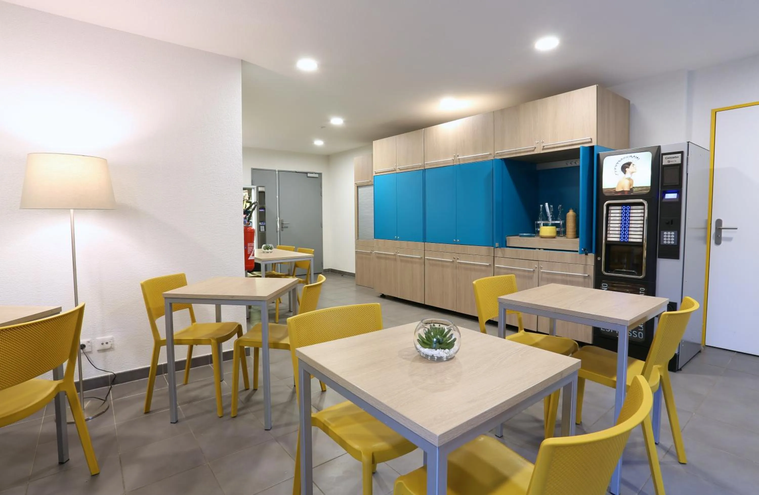 Lounge or bar in Apparteo Marseille